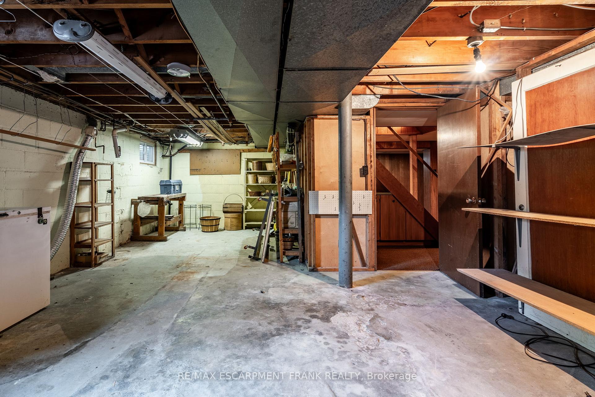 Photo 35 of 147 Lloyminn Avenue, Hamilton, Ancaster — HOMEH