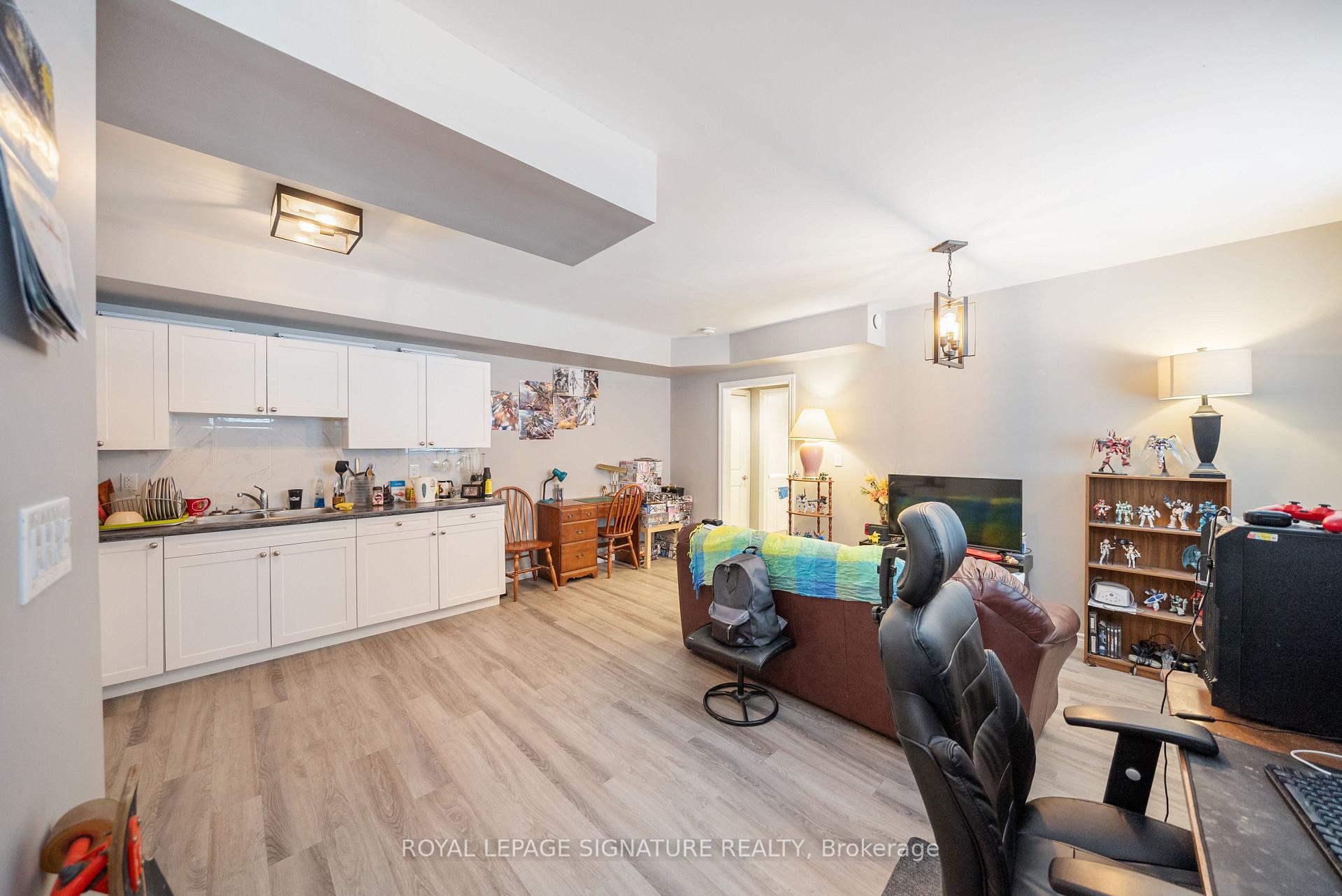 Photo 19 of 94A Peel Street, Barrie, Wellington — HOMEH