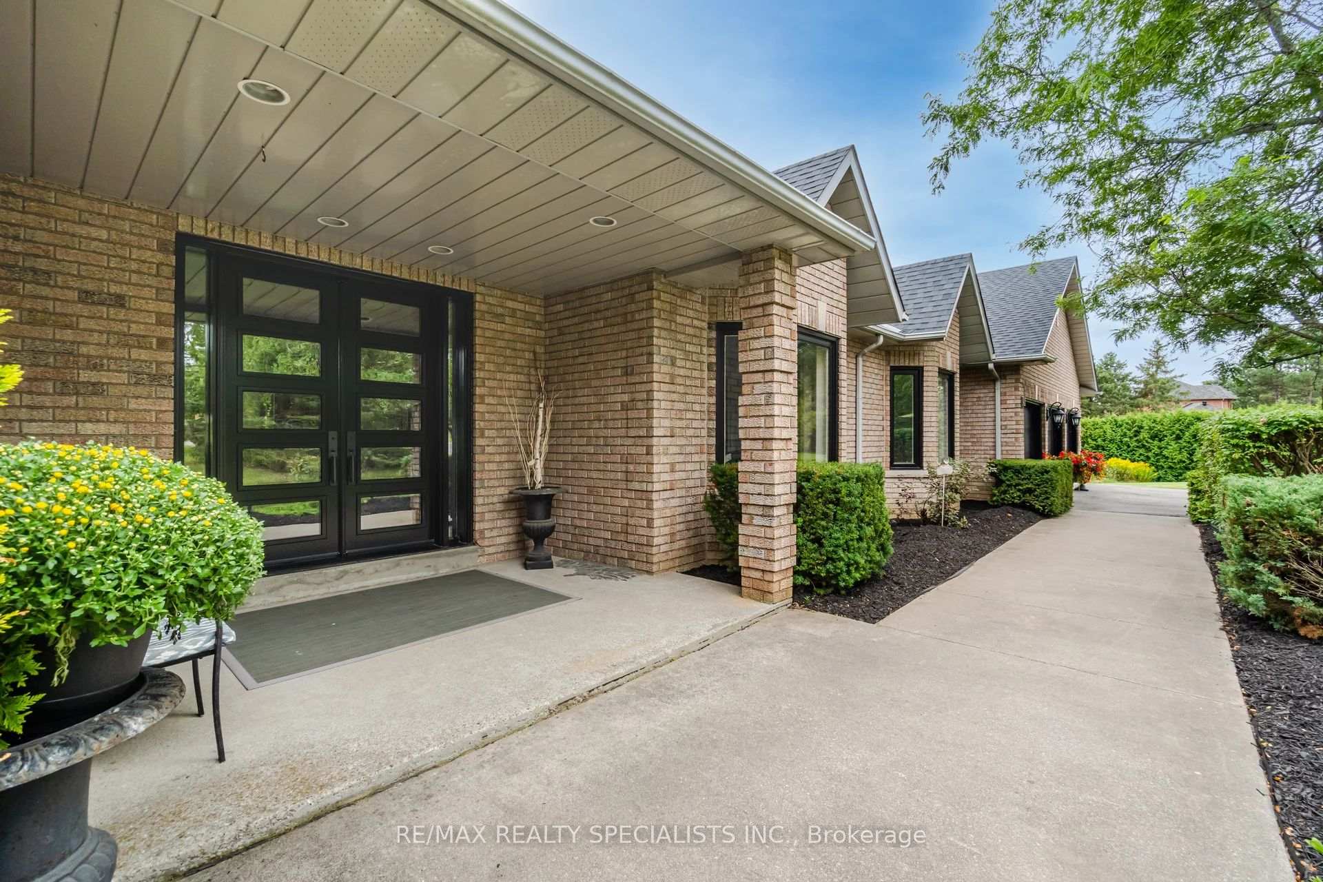 Photo 3 of 41 Matson Drive, Caledon, Palgrave — HOMEH