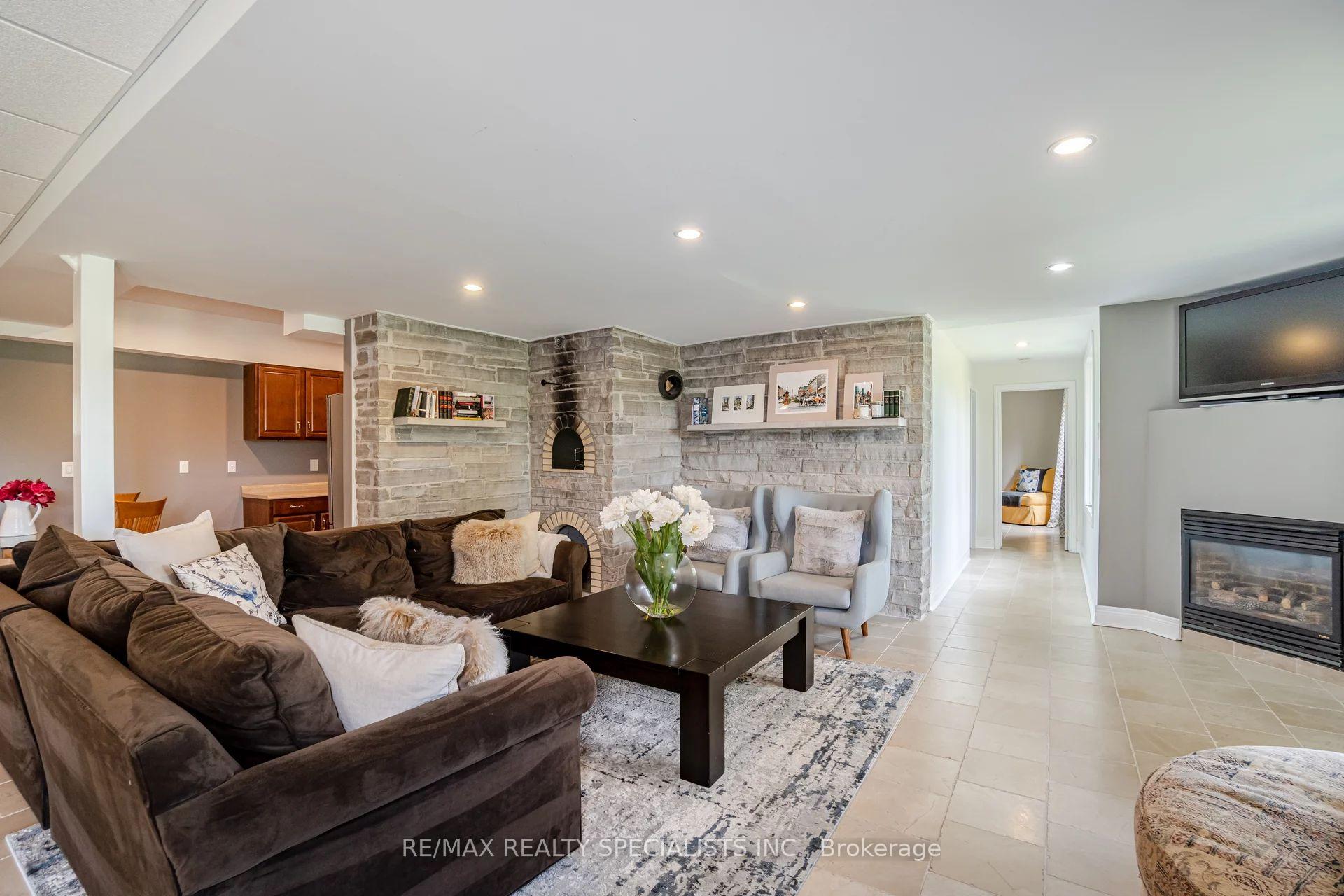 Photo 33 of 41 Matson Drive, Caledon, Palgrave — HOMEH