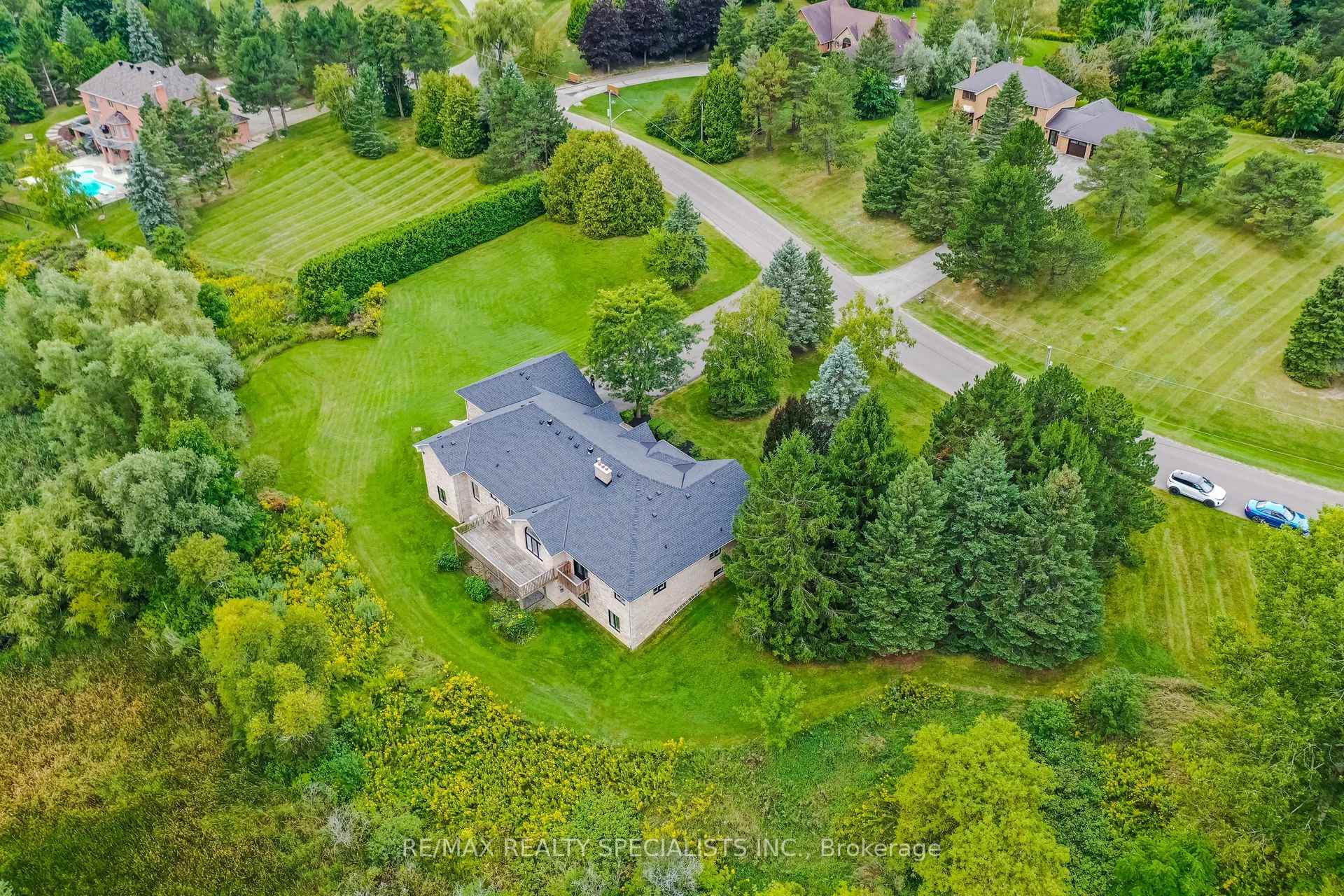 Photo 37 of 41 Matson Drive, Caledon, Palgrave — HOMEH