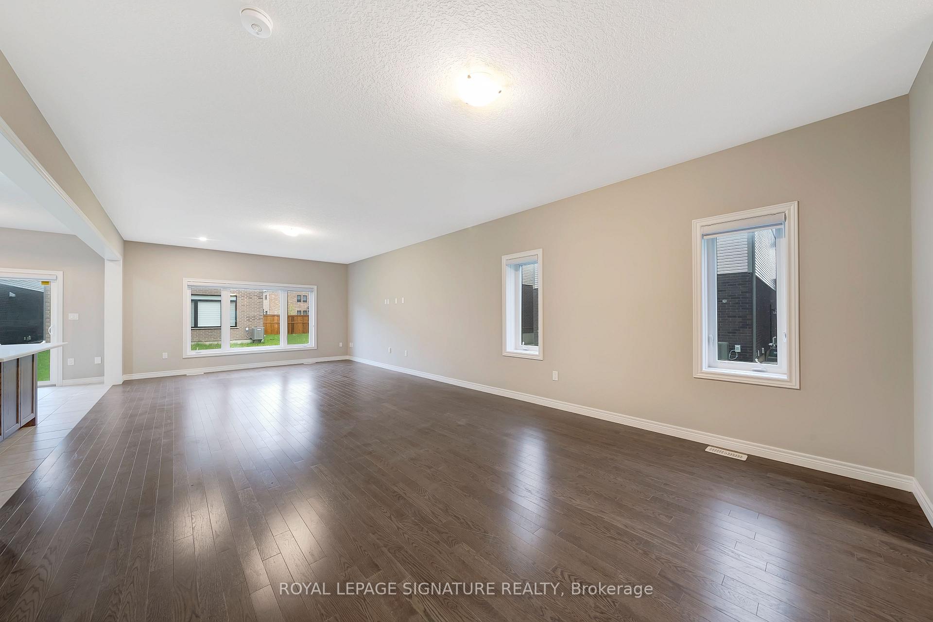 Photo 4 of 504 Florencedale Crescent, Kitchener — HOMEH