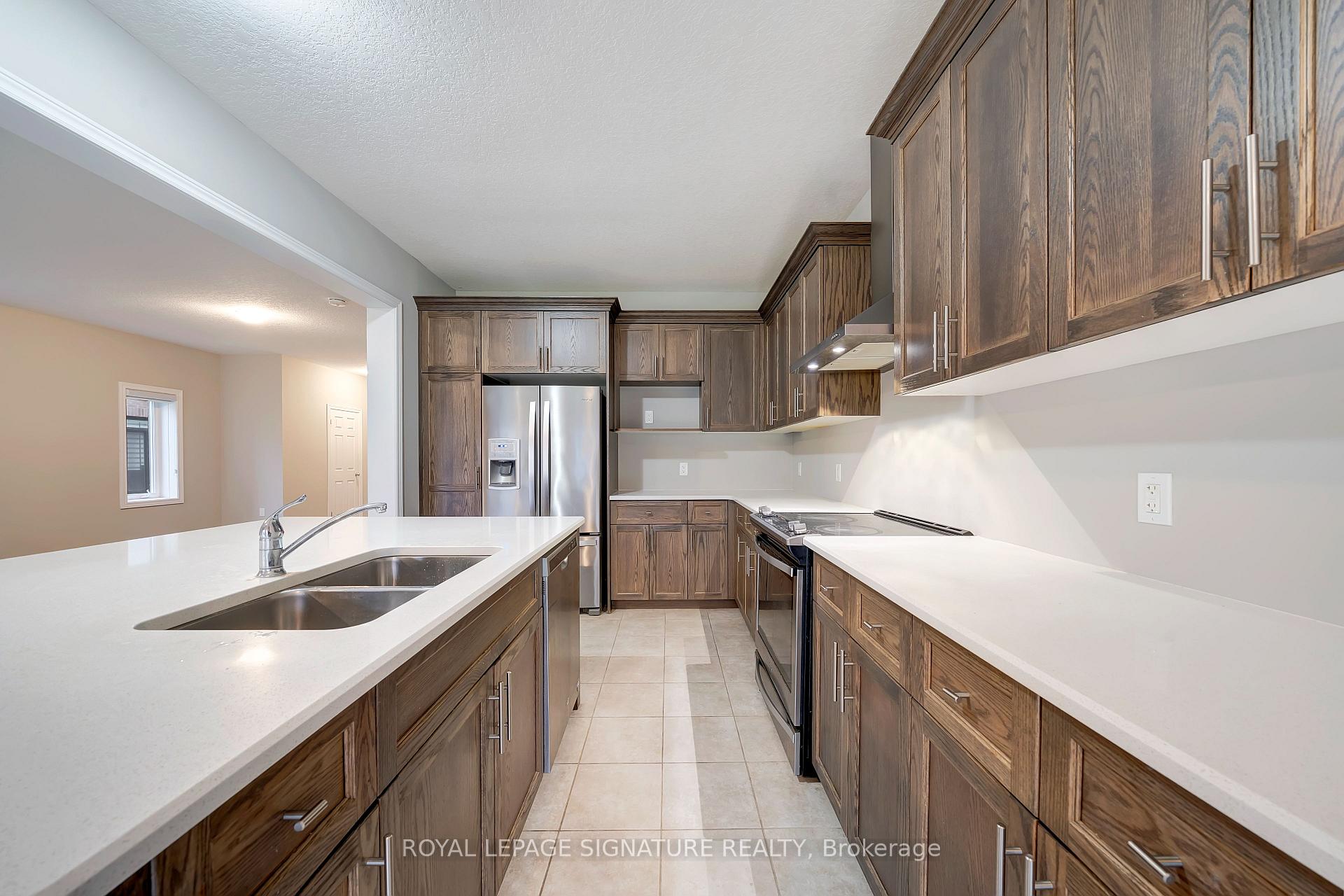 Photo 10 of 504 Florencedale Crescent, Kitchener — HOMEH