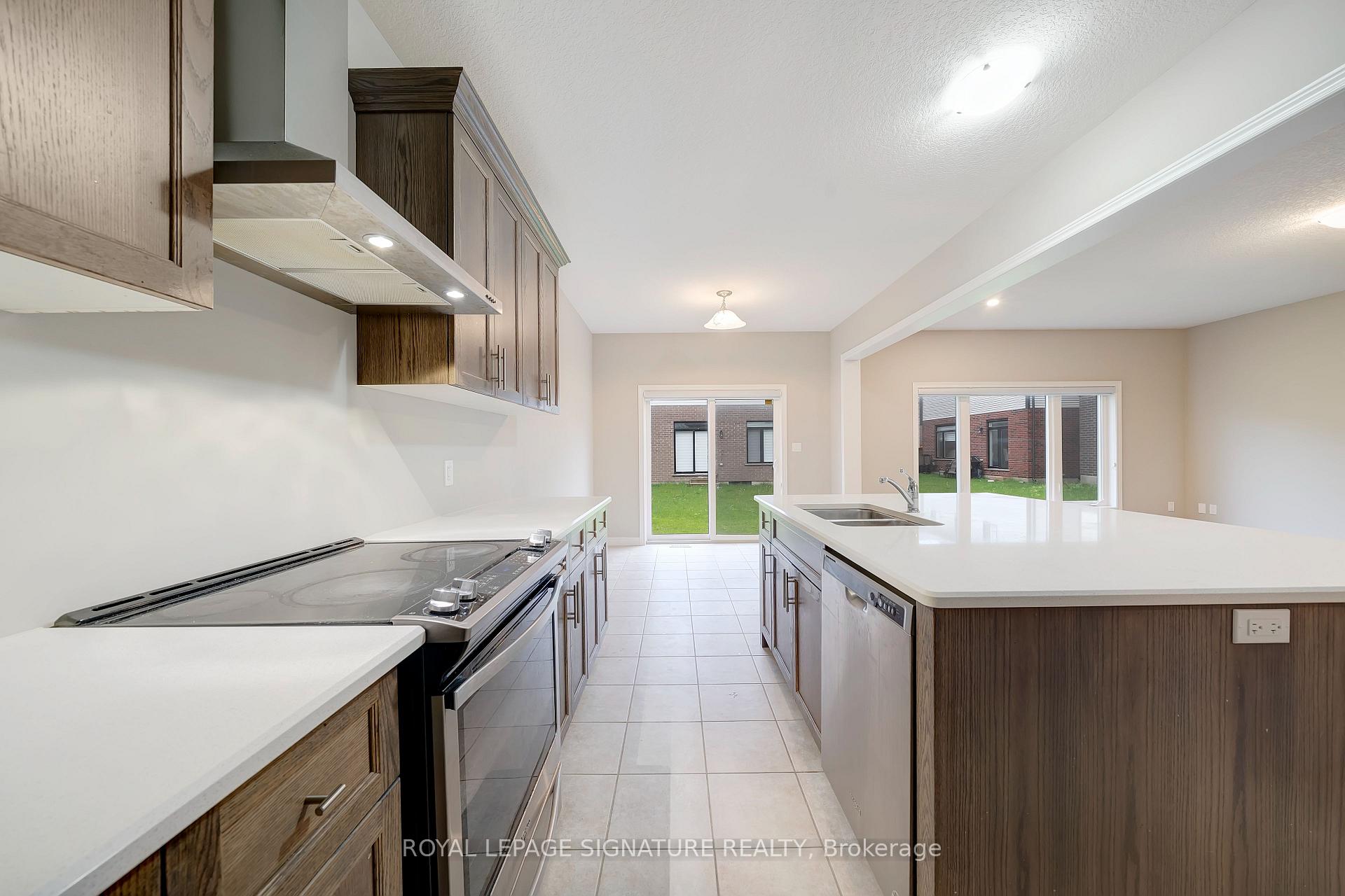 Photo 11 of 504 Florencedale Crescent, Kitchener — HOMEH