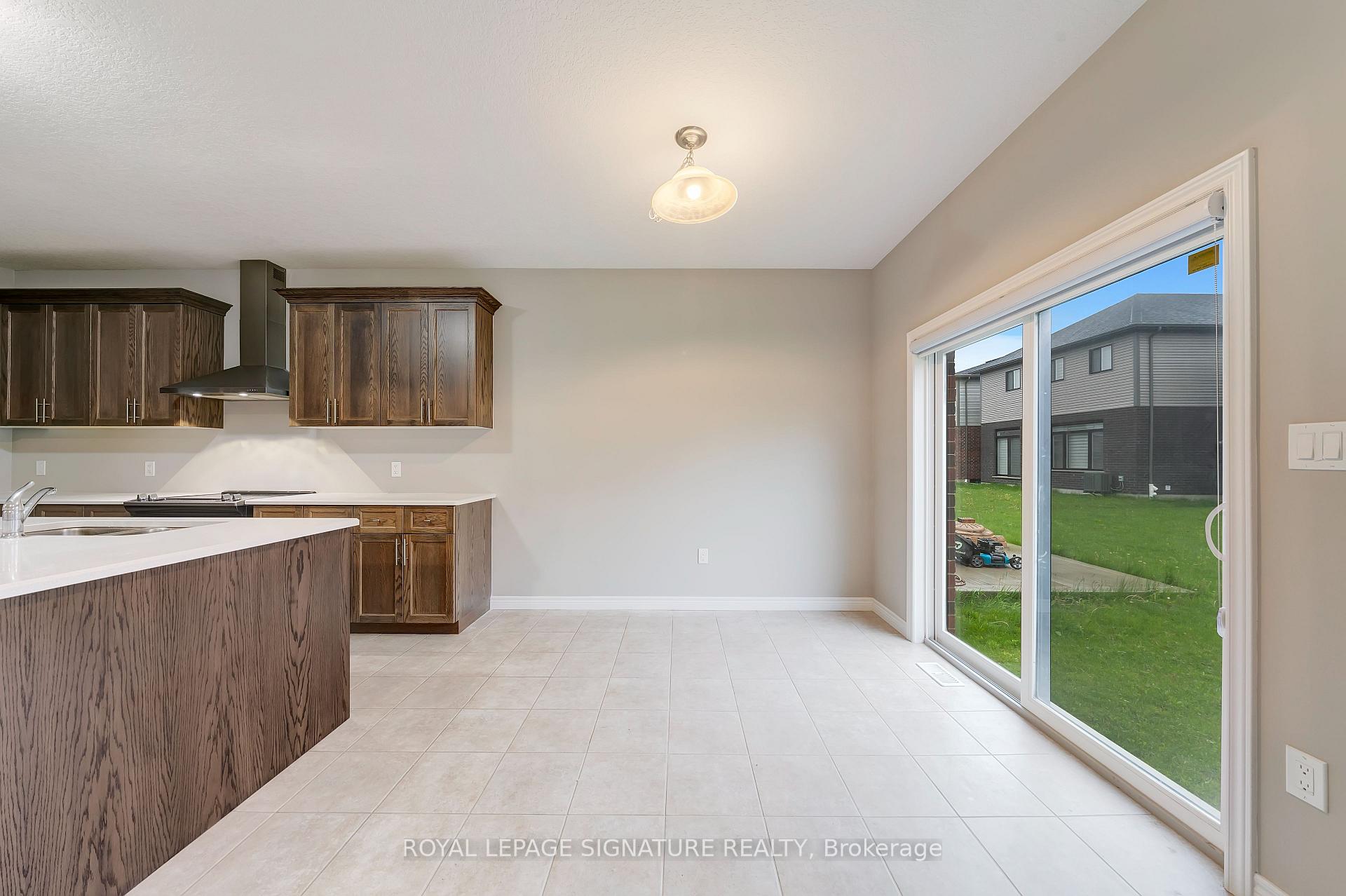 Photo 12 of 504 Florencedale Crescent, Kitchener — HOMEH