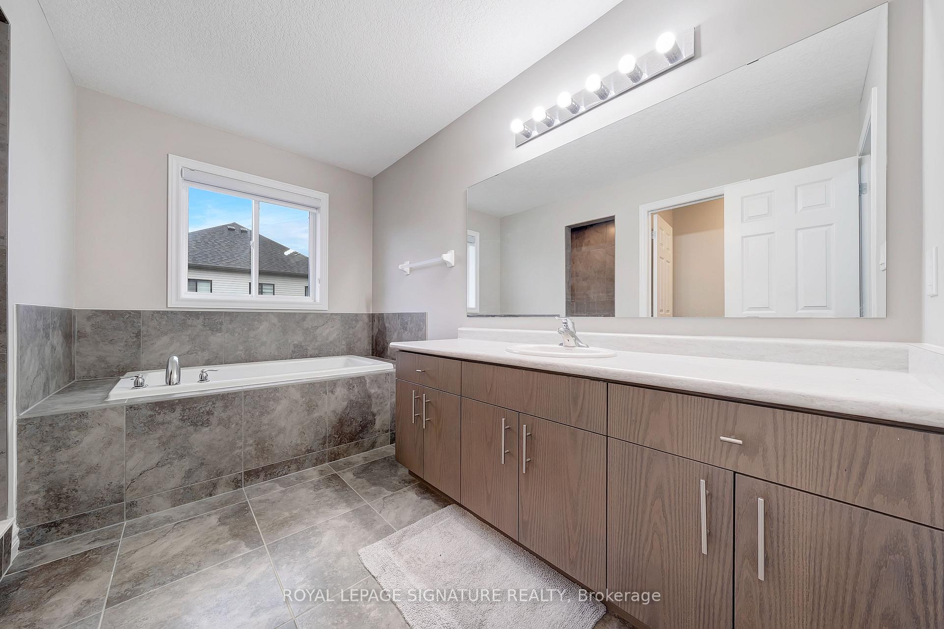 Photo 30 of 504 Florencedale Crescent, Kitchener — HOMEH