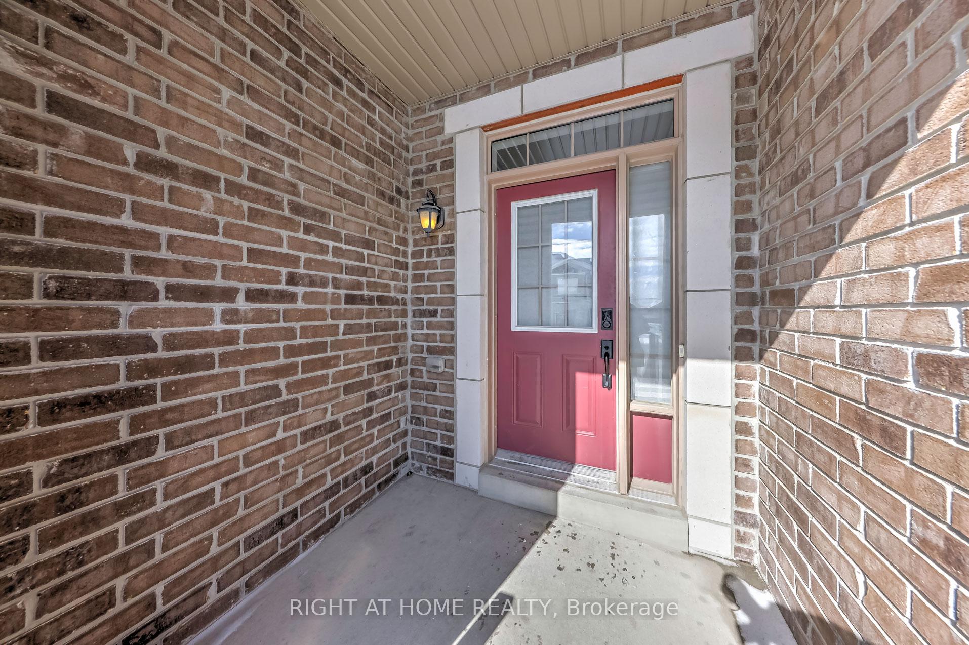 Photo 3 of 22 Rimrock Crescent, Whitby, Williamsburg — HOMEH