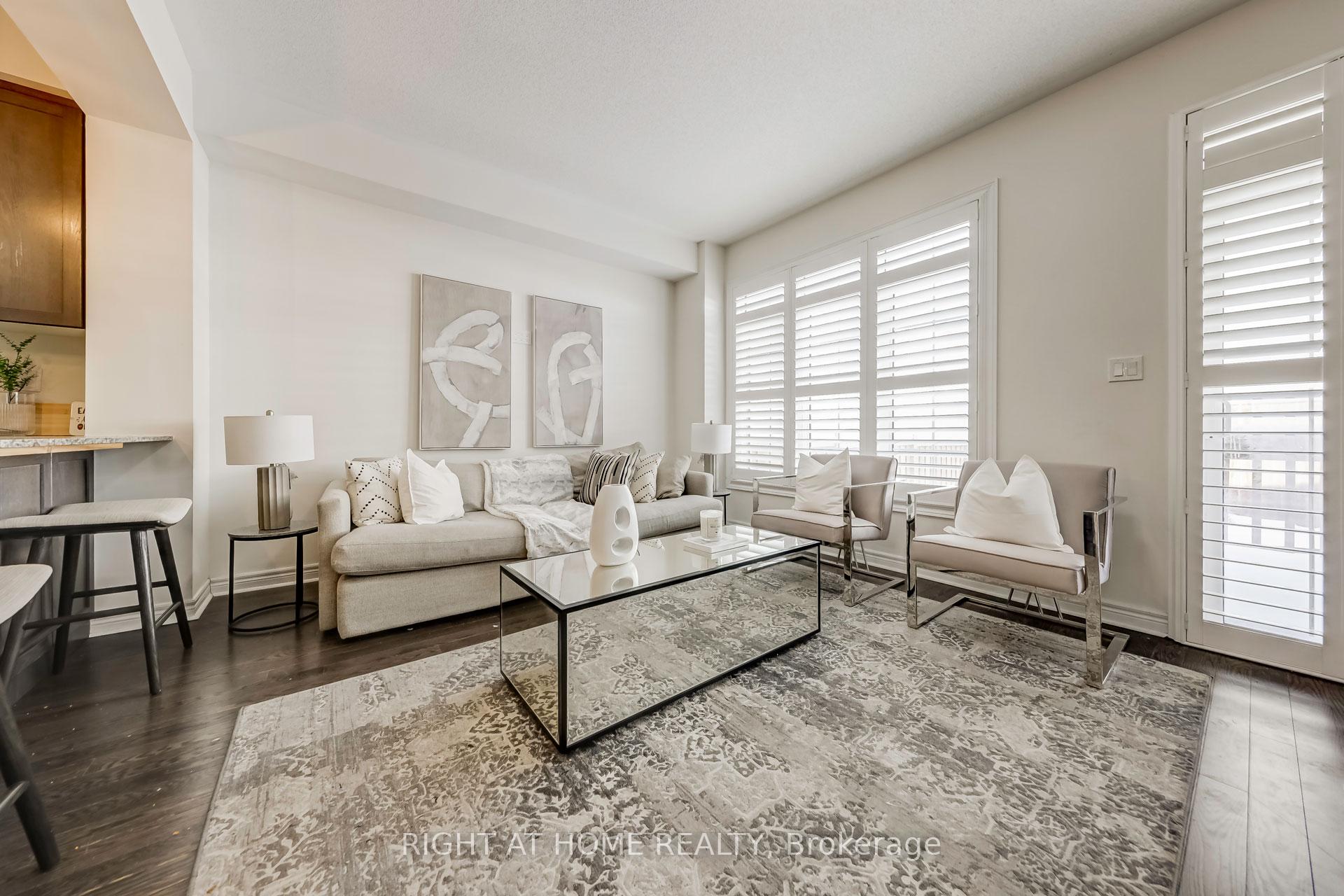 Photo 5 of 22 Rimrock Crescent, Whitby, Williamsburg — HOMEH