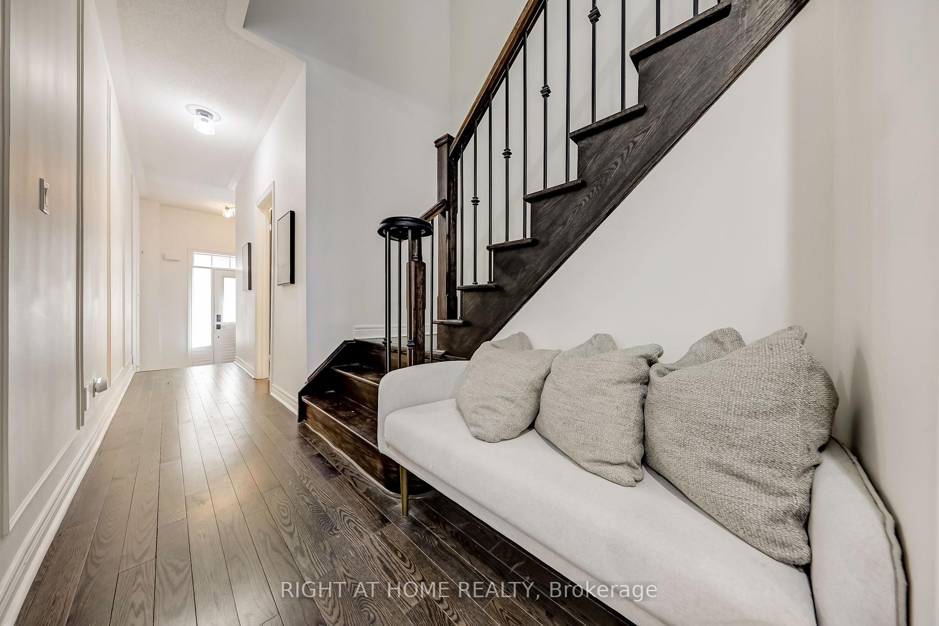 Photo 23 of 22 Rimrock Crescent, Whitby, Williamsburg — HOMEH