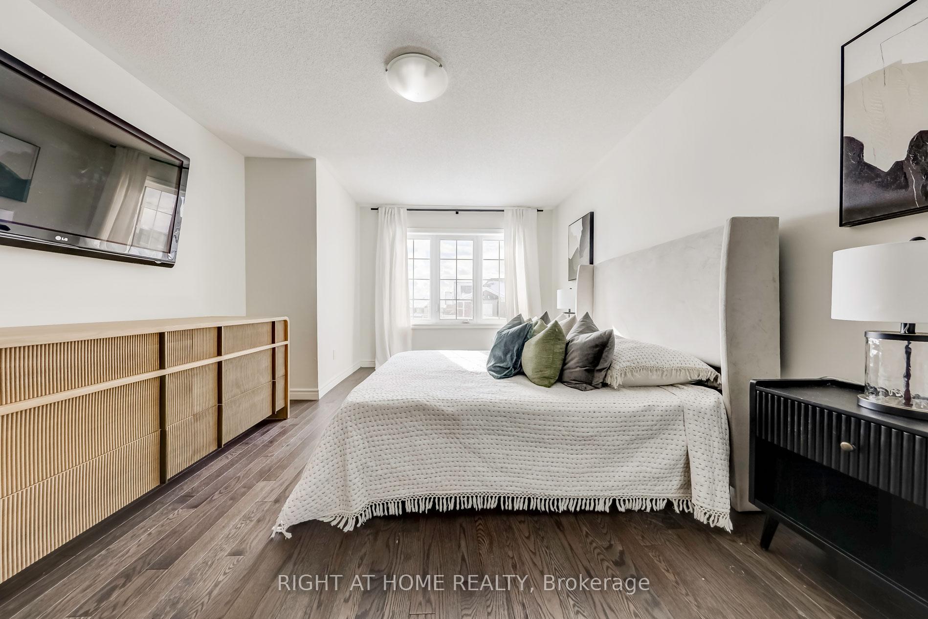 Photo 16 of 22 Rimrock Crescent, Whitby, Williamsburg — HOMEH