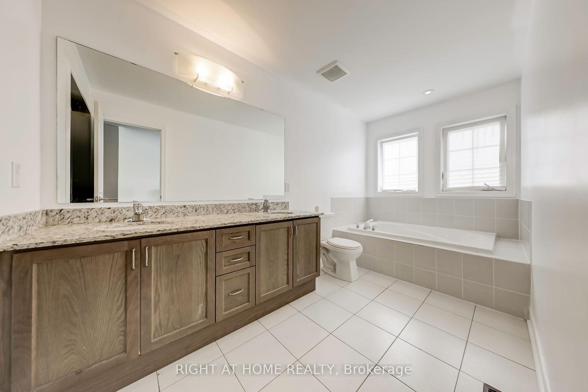 Photo 20 of 22 Rimrock Crescent, Whitby, Williamsburg — HOMEH