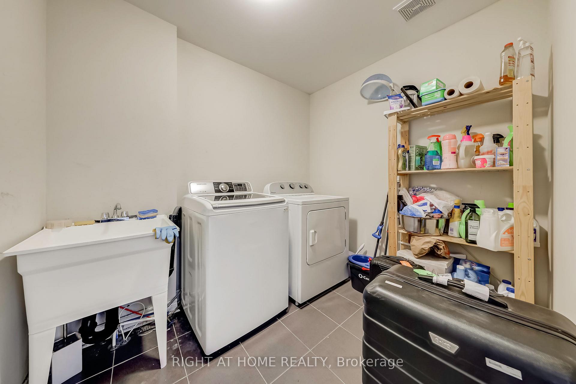 Photo 25 of 22 Rimrock Crescent, Whitby, Williamsburg — HOMEH