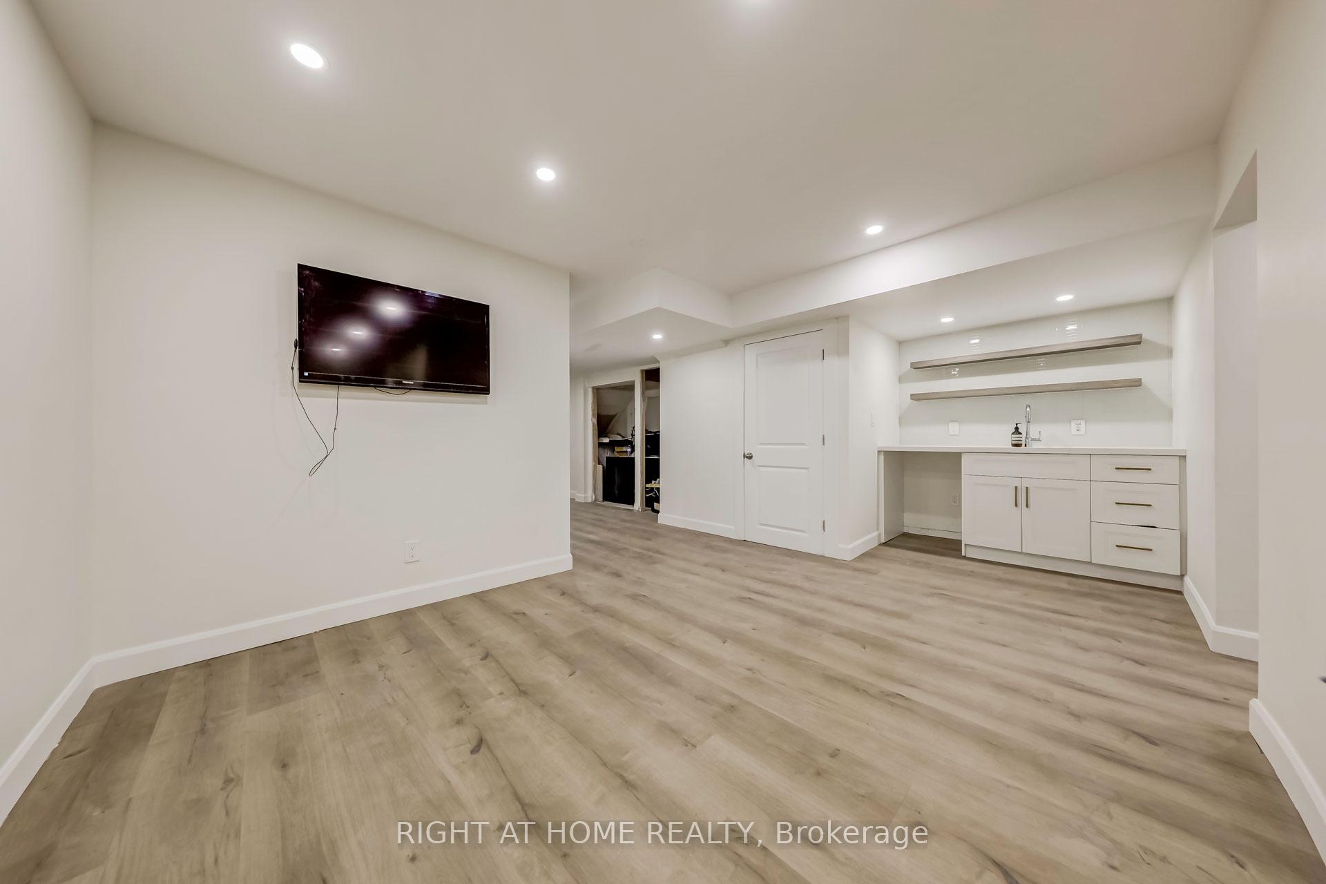 Photo 28 of 22 Rimrock Crescent, Whitby, Williamsburg — HOMEH