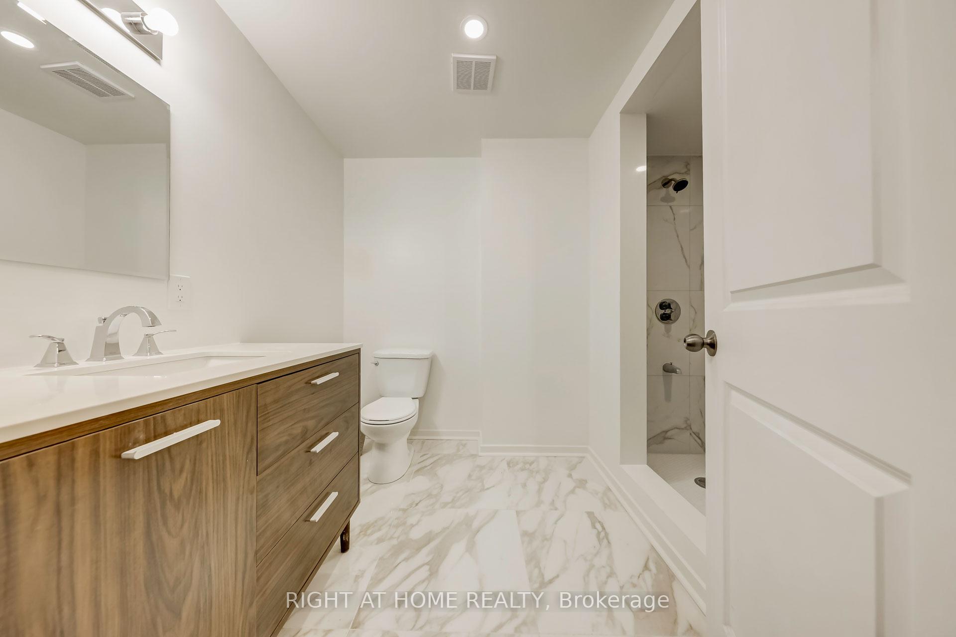 Photo 24 of 22 Rimrock Crescent, Whitby, Williamsburg — HOMEH