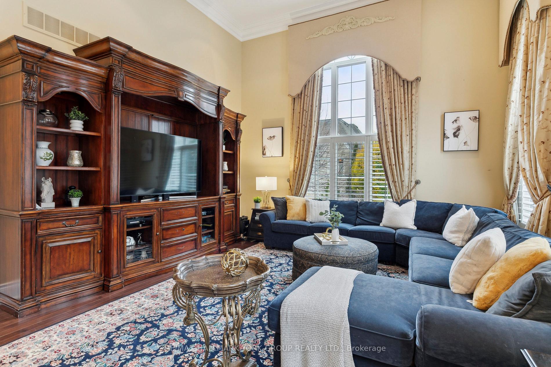 Photo 8 of 100 Grandvista Crescent, Vaughan, Vellore Village — HOMEH