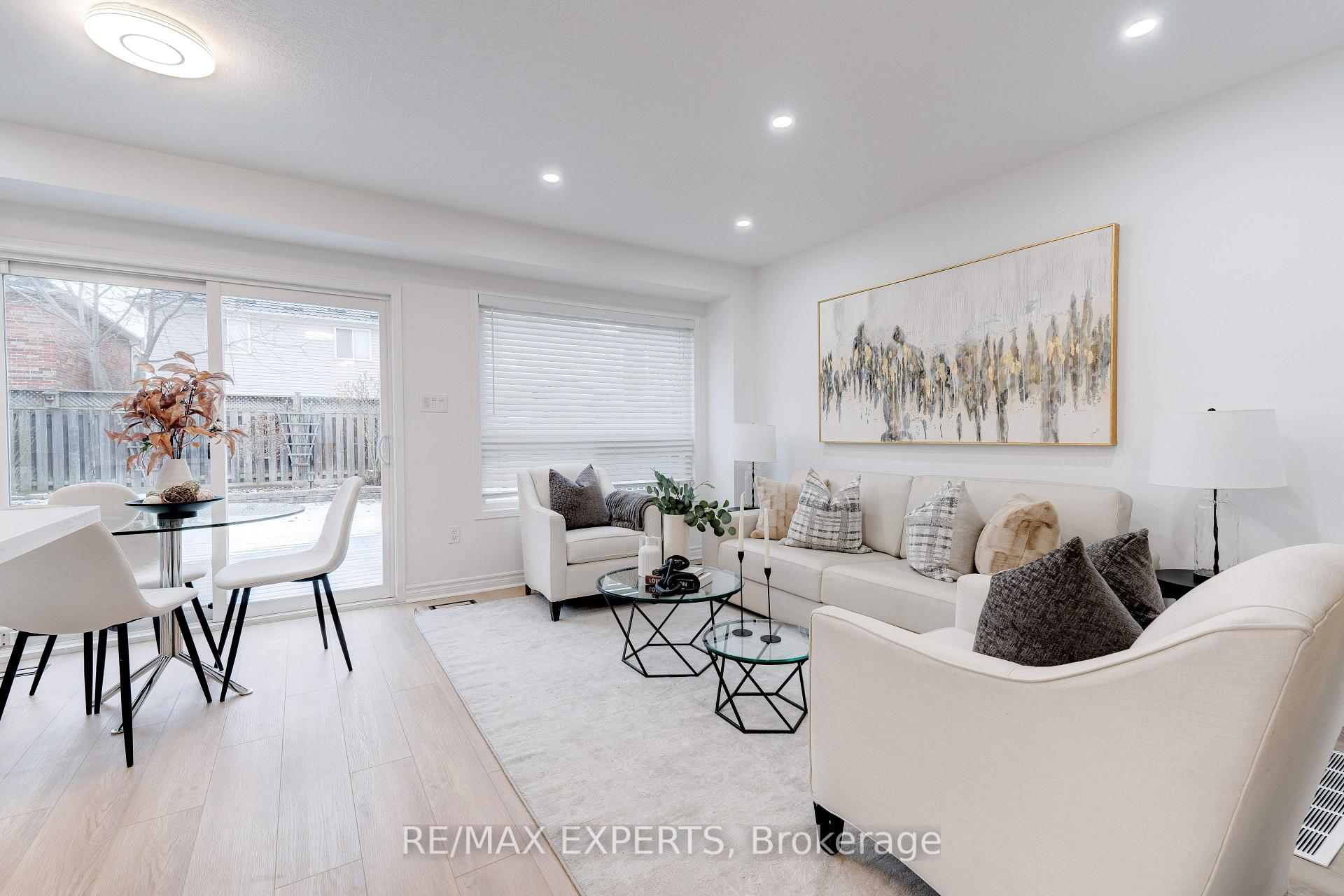 Photo 5 of 174 Powell Drive, Hamilton, Binbrook — HOMEH