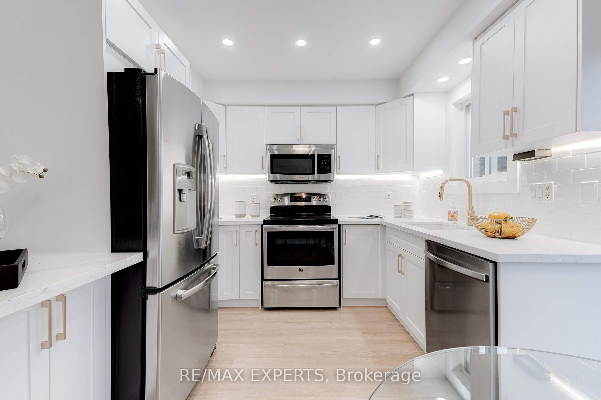 Photo 11 of 174 Powell Drive, Hamilton, Binbrook — HOMEH