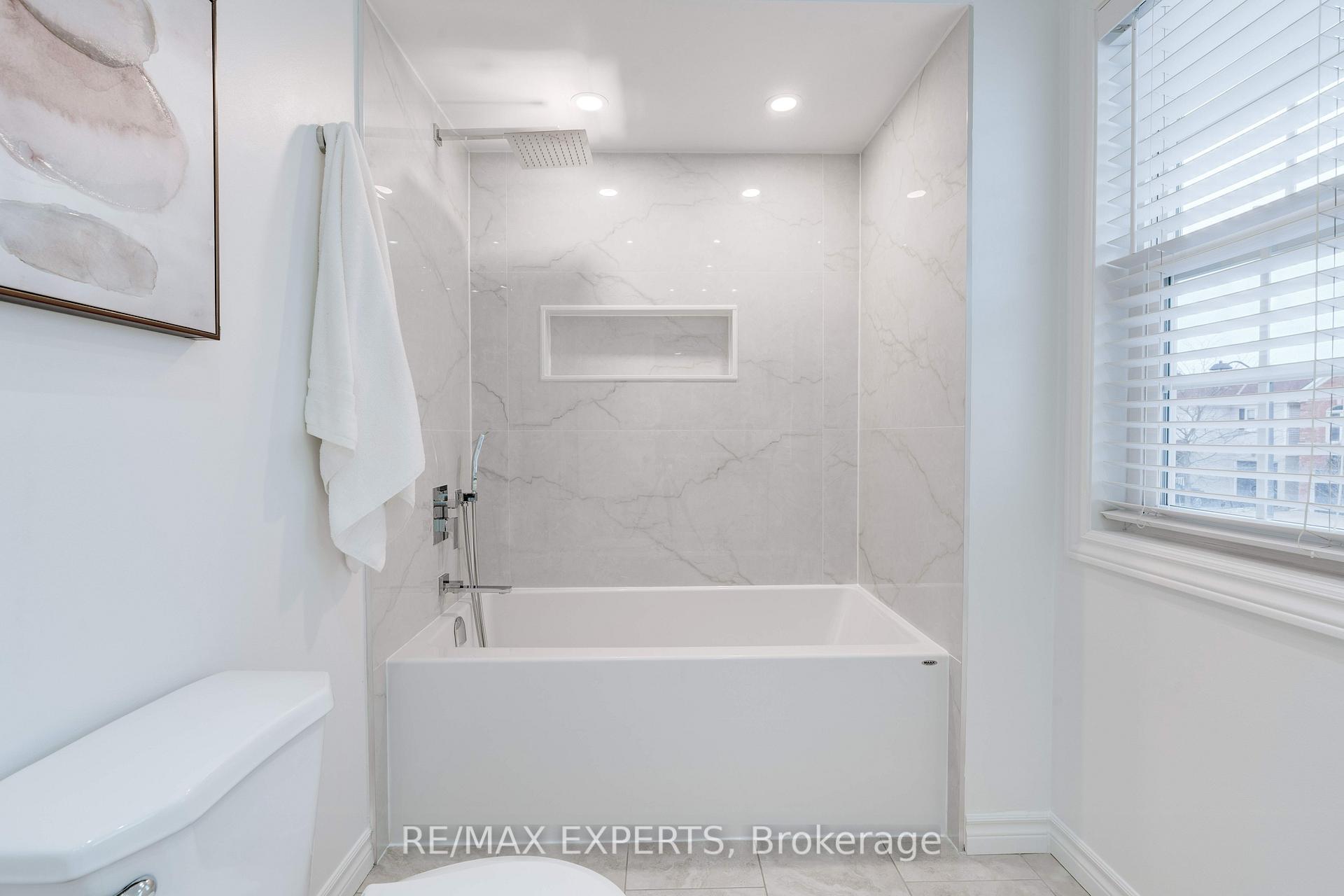 Photo 17 of 174 Powell Drive, Hamilton, Binbrook — HOMEH