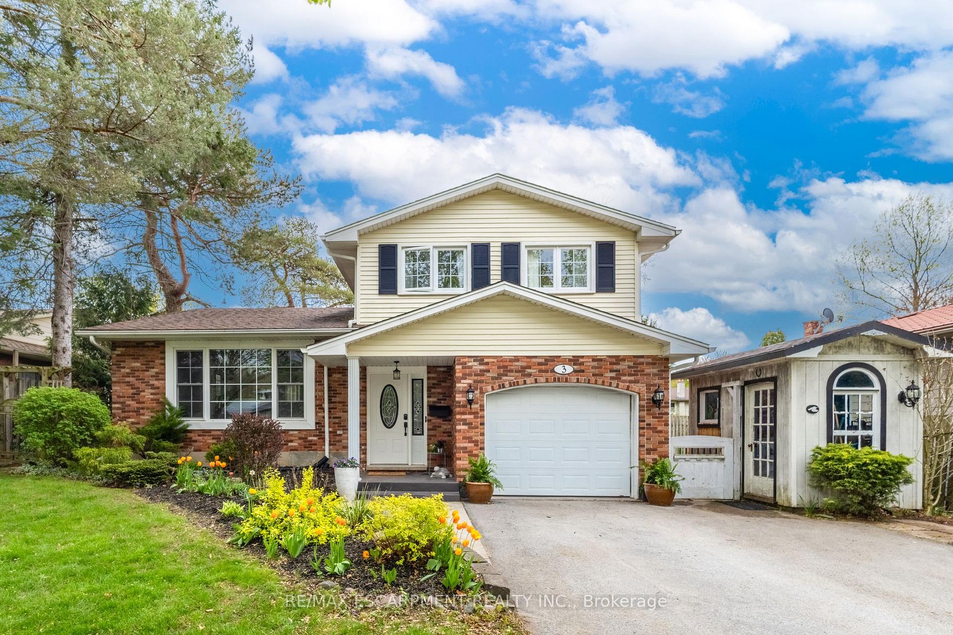 Photo 1 of 3 Trillium Court, Pelham, Fonthill — HOMEH
