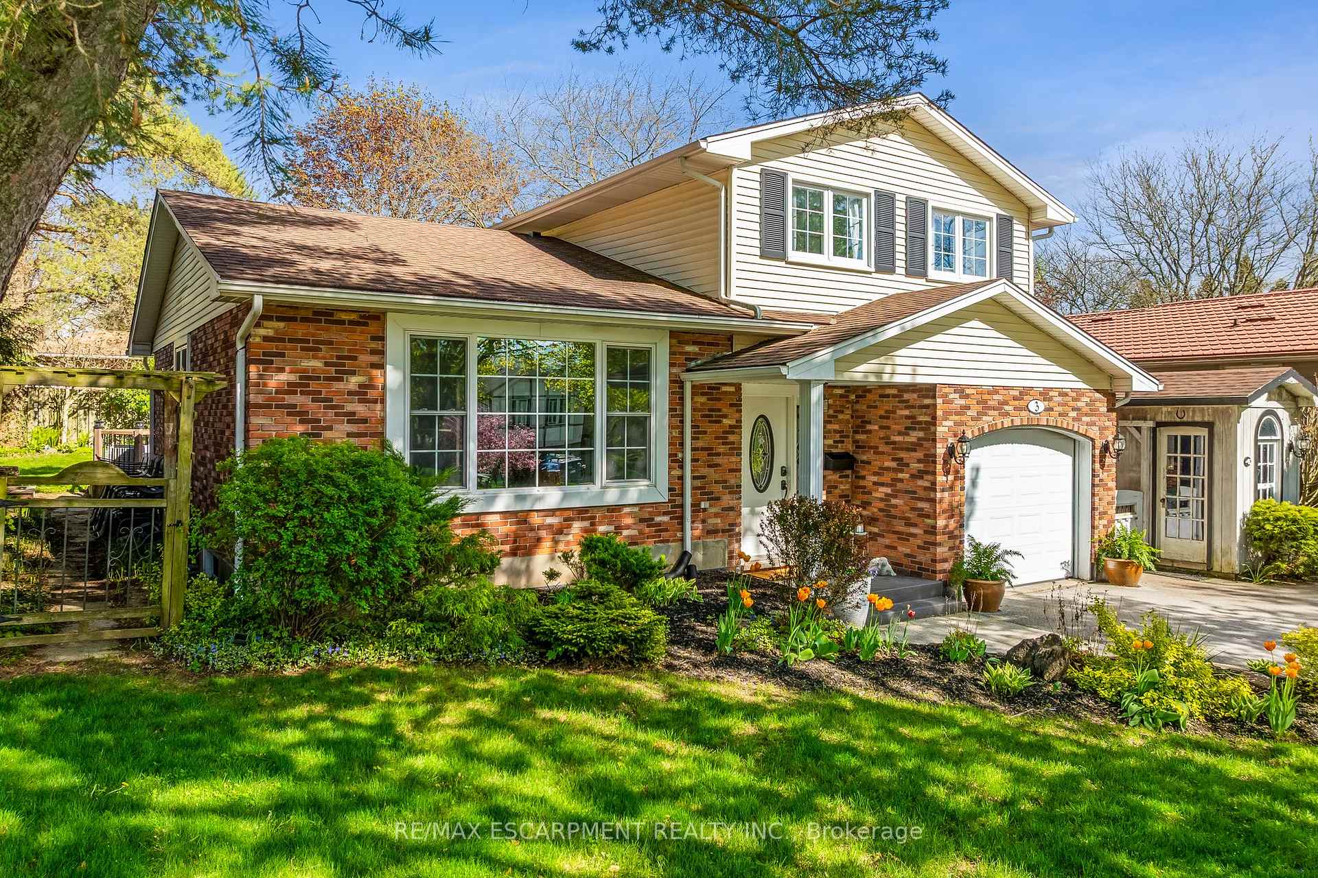 Photo 4 of 3 Trillium Court, Pelham, Fonthill — HOMEH
