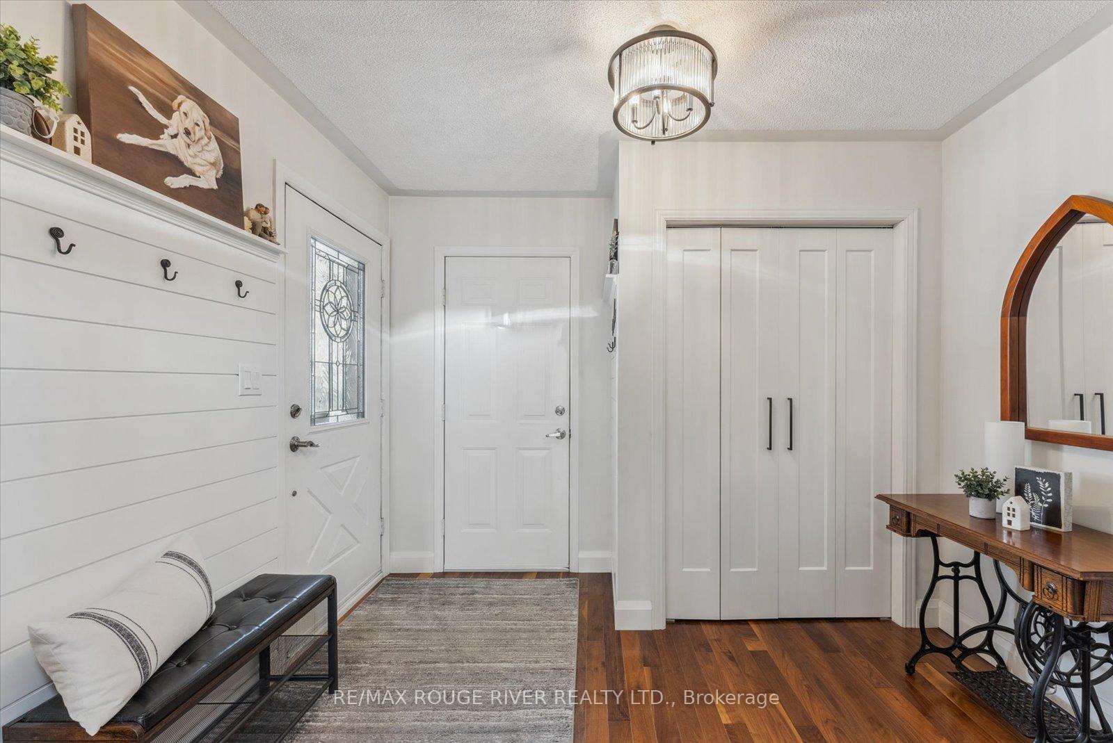 Photo 2 of 25 Birchfield Court, Clarington, Courtice — HOMEH