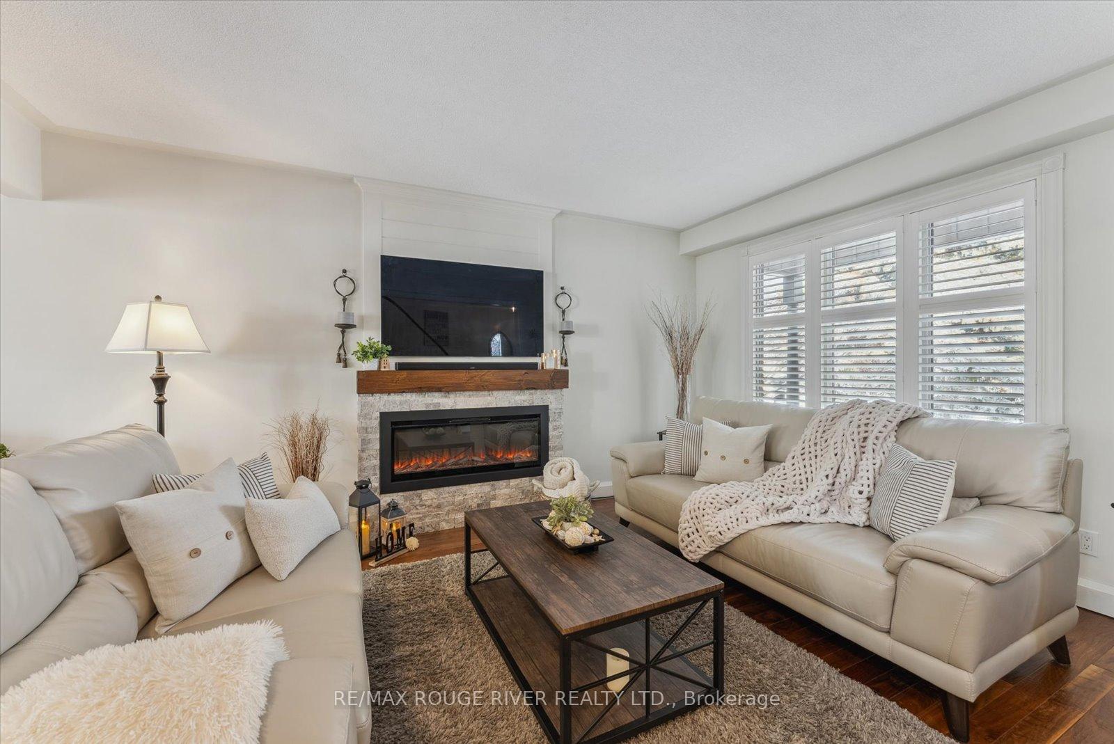 Photo 8 of 25 Birchfield Court, Clarington, Courtice — HOMEH