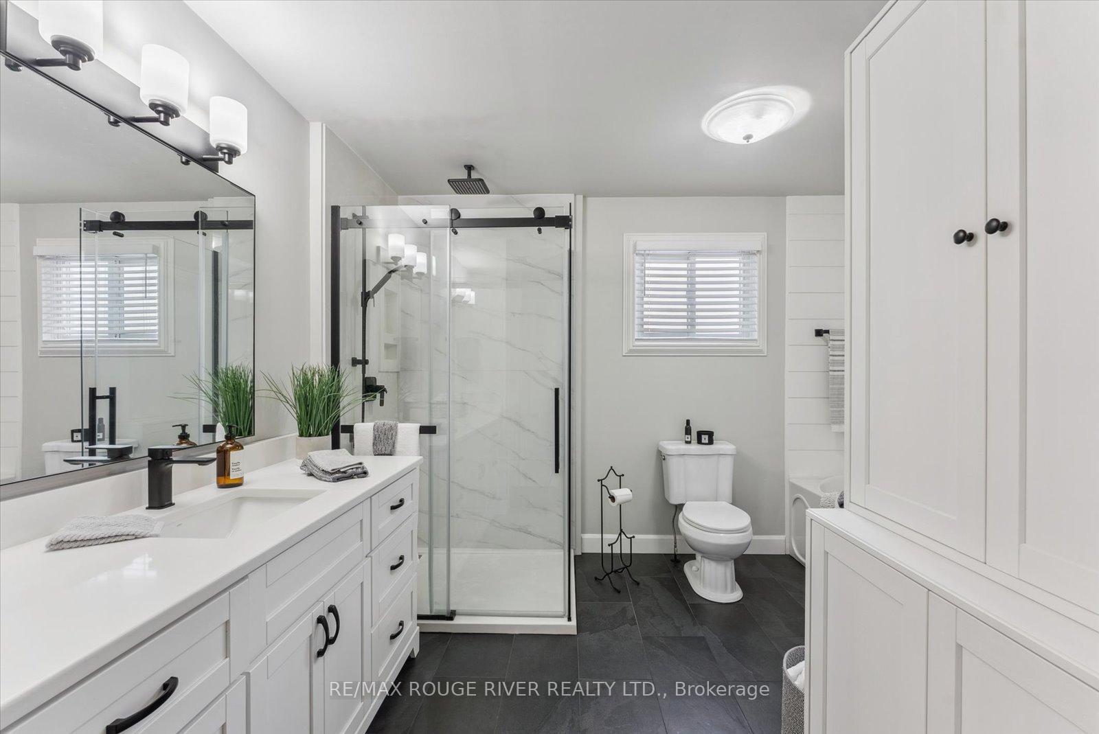 Photo 17 of 25 Birchfield Court, Clarington, Courtice — HOMEH