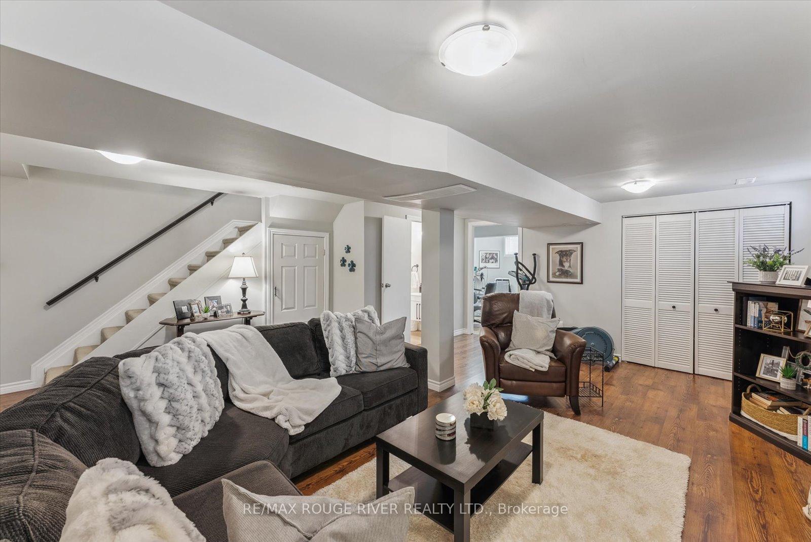 Photo 14 of 25 Birchfield Court, Clarington, Courtice — HOMEH