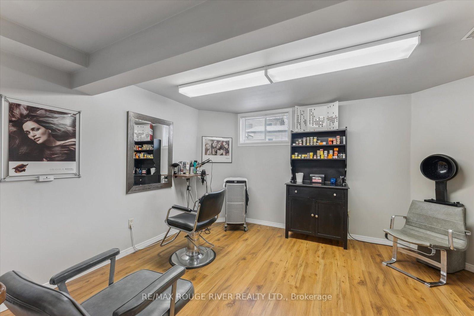 Photo 16 of 25 Birchfield Court, Clarington, Courtice — HOMEH