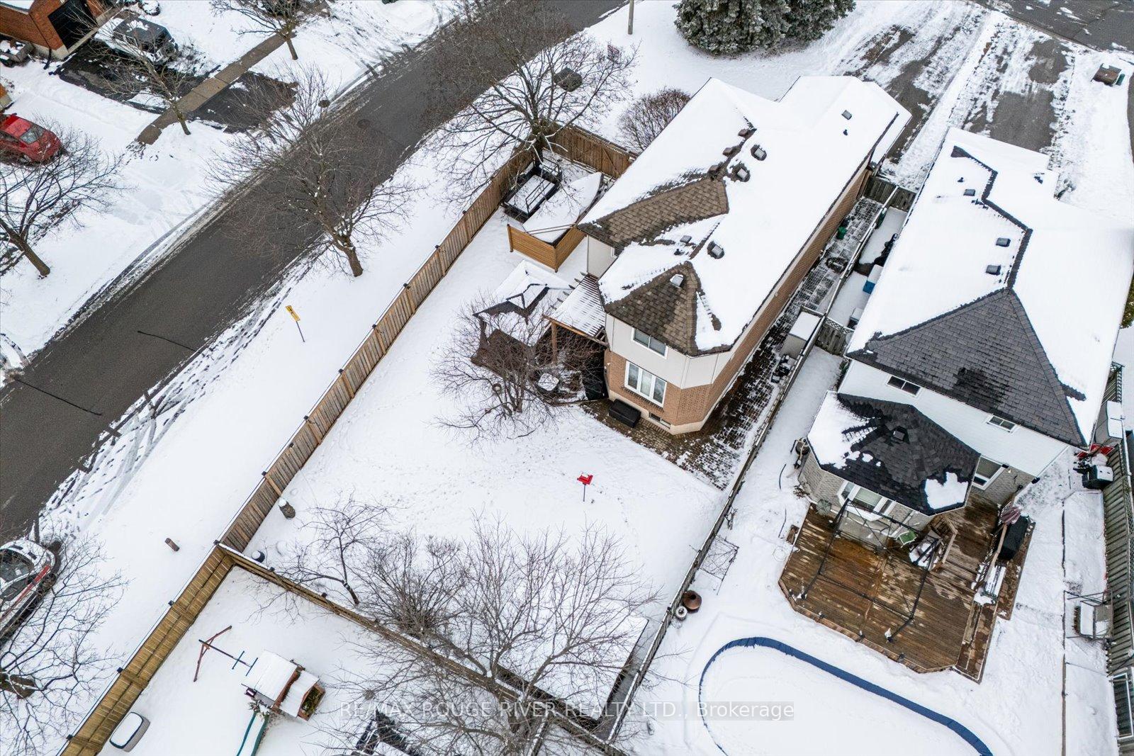 Photo 20 of 25 Birchfield Court, Clarington, Courtice — HOMEH