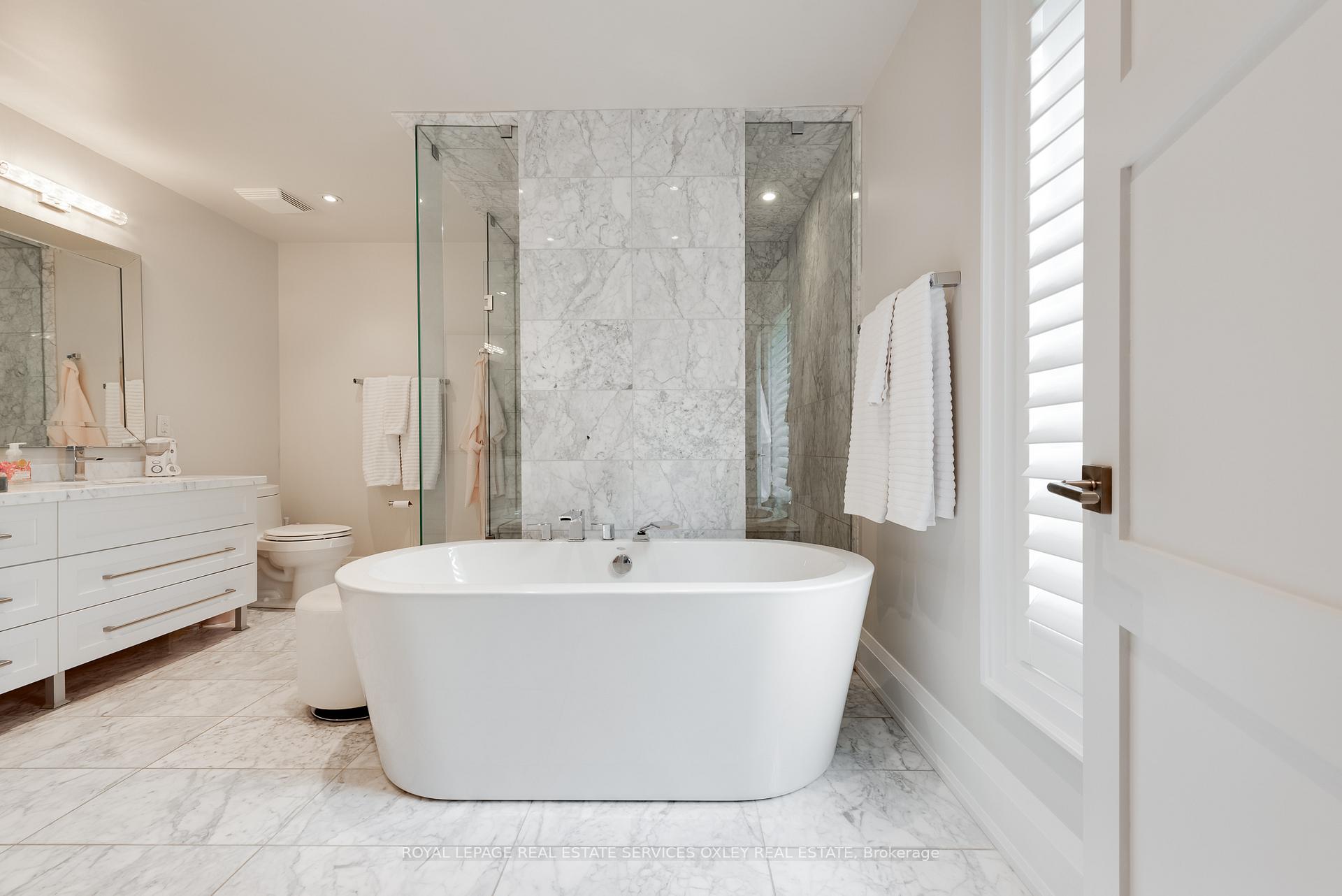 Photo 15 of 665 Bedford Park Avenue, Toronto, Bedford Park-Nortown — HOMEH