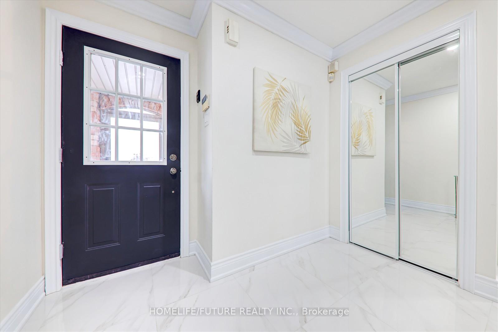 Photo 5 of 140 Sophia Road, Markham, Middlefield — HOMEH