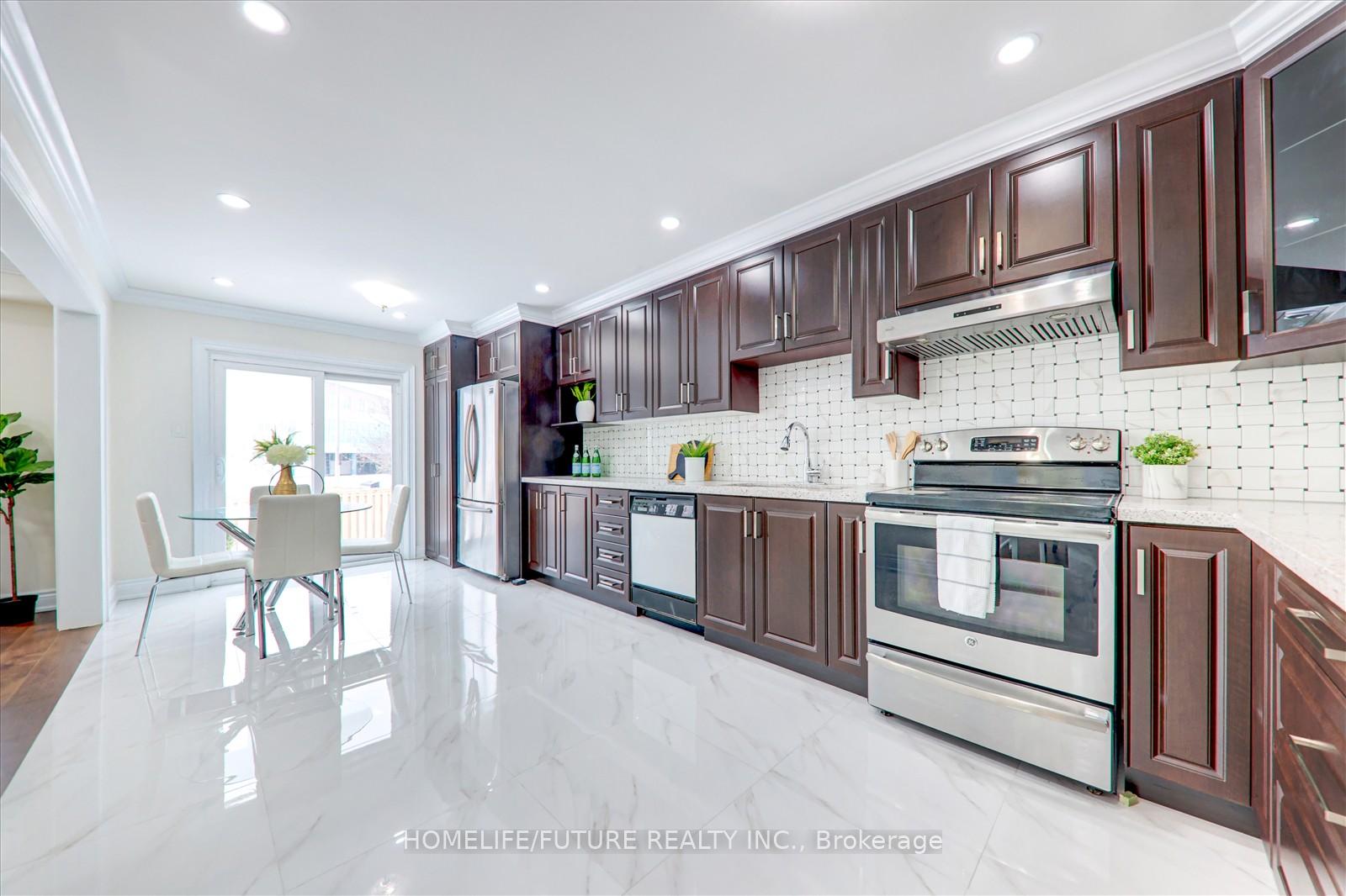 Photo 9 of 140 Sophia Road, Markham, Middlefield — HOMEH