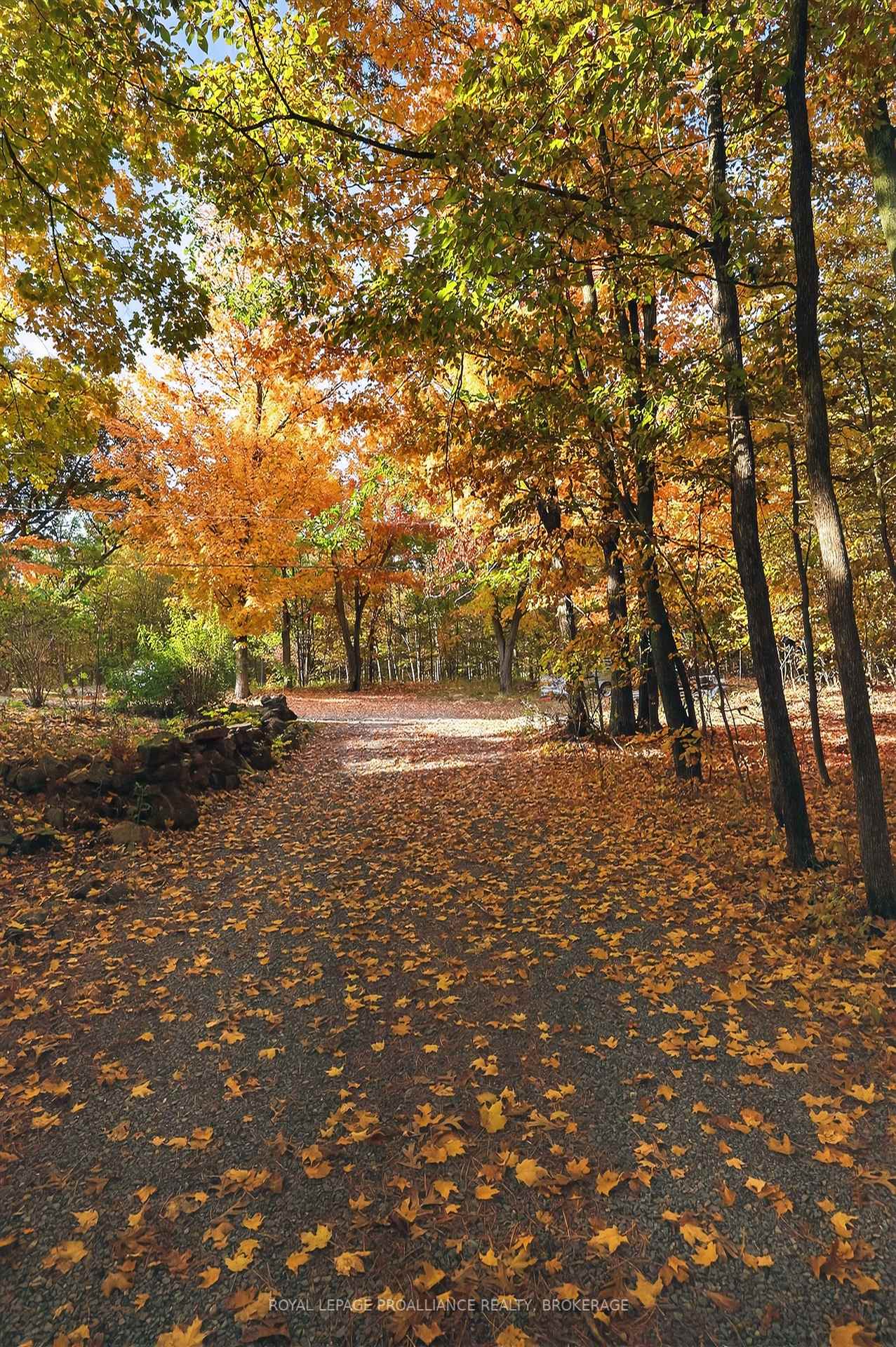 Photo 3 of 18 Hickory Lane, Frontenac, Frontenac South — HOMEH