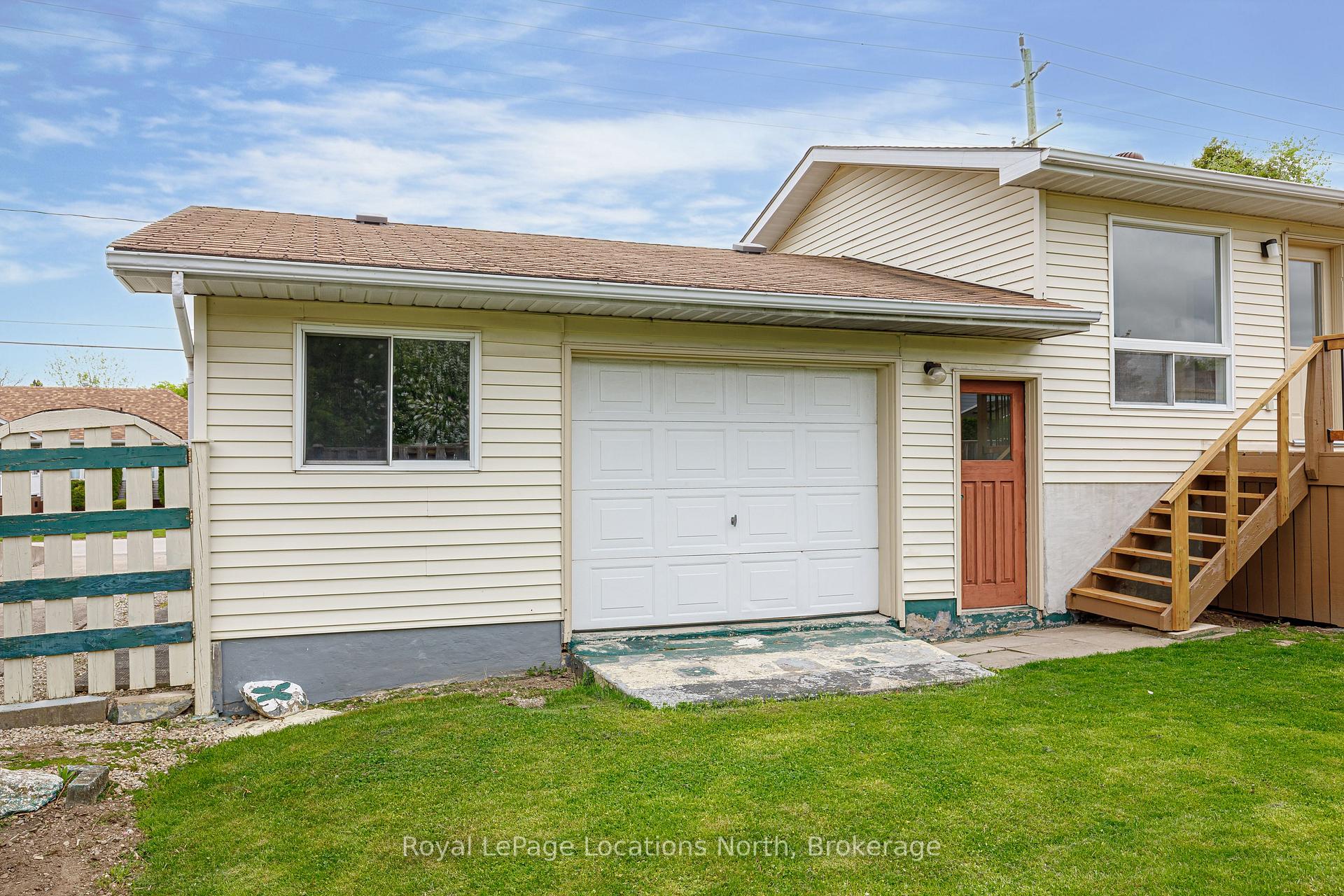 Photo 4 of 386 Walnut Street, Collingwood — HOMEH
