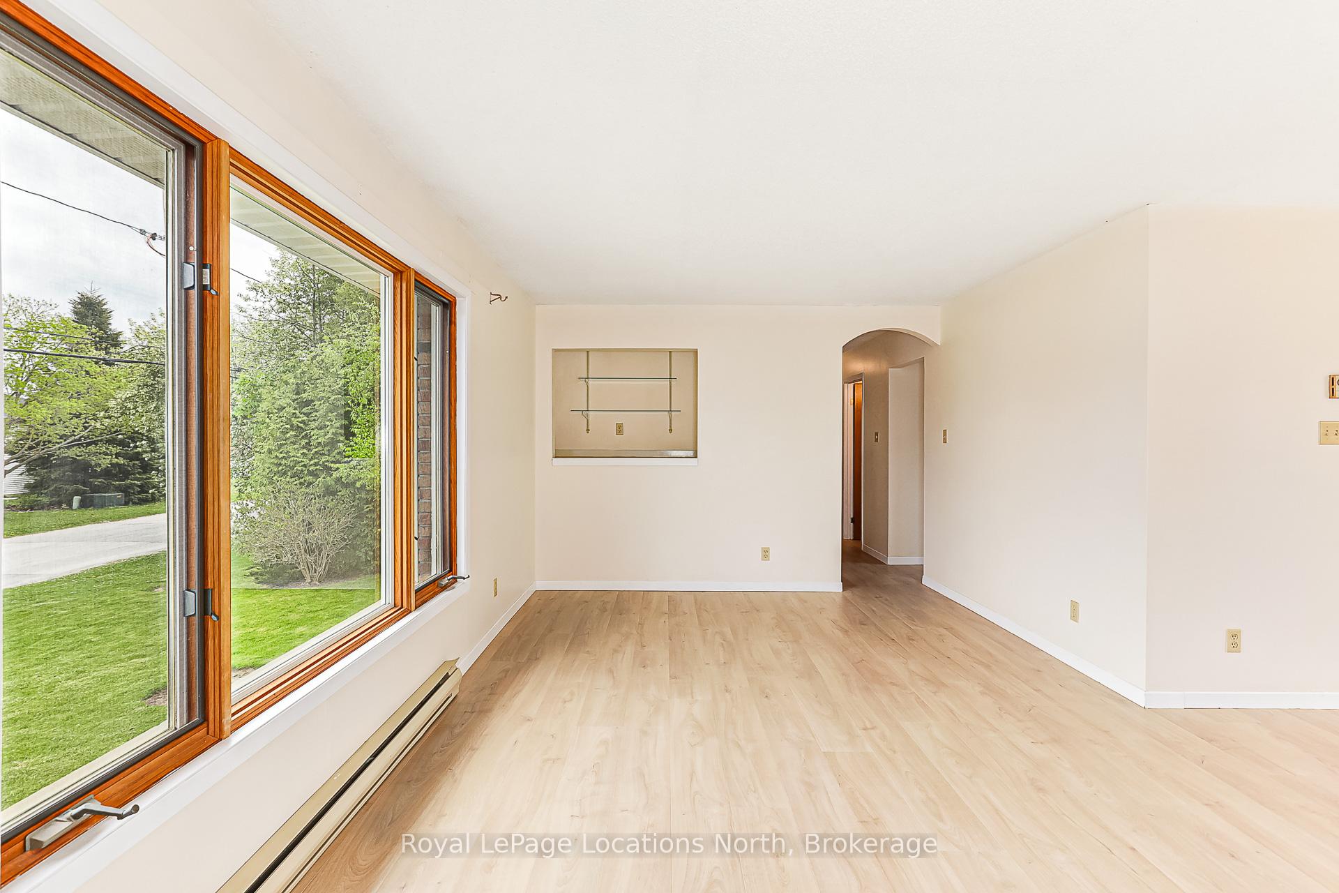 Photo 12 of 386 Walnut Street, Collingwood — HOMEH