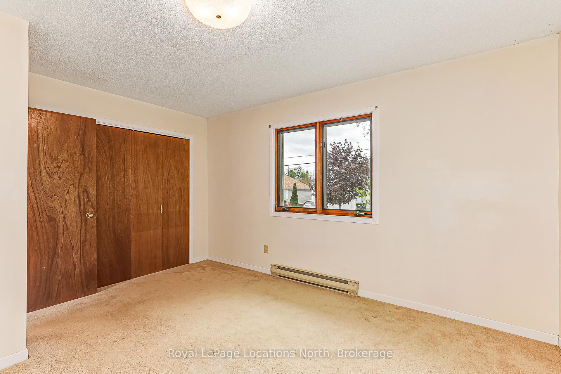 Photo 20 of 386 Walnut Street, Collingwood — HOMEH
