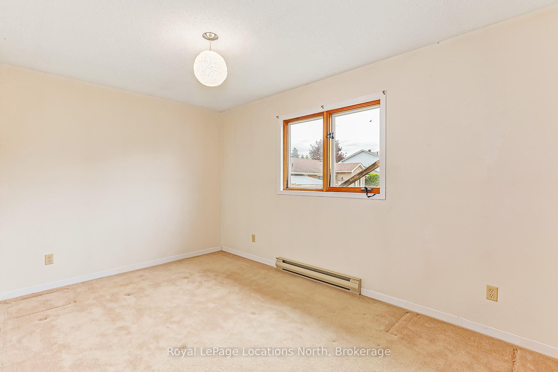 Photo 18 of 386 Walnut Street, Collingwood — HOMEH