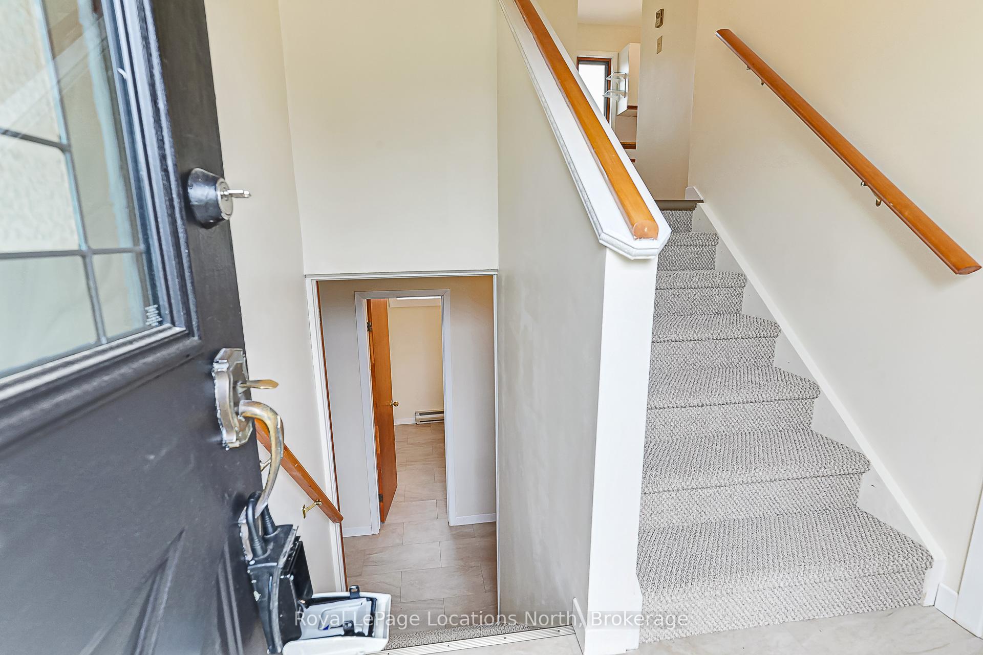 Photo 17 of 386 Walnut Street, Collingwood — HOMEH