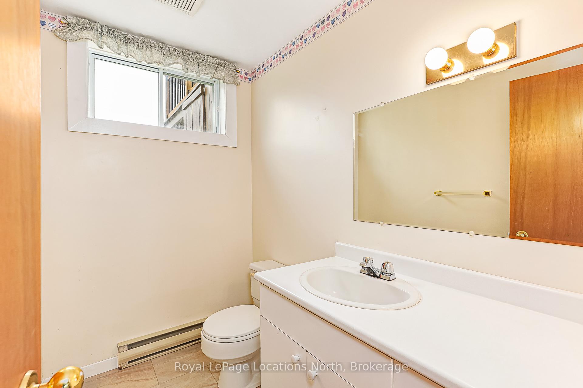 Photo 15 of 386 Walnut Street, Collingwood — HOMEH