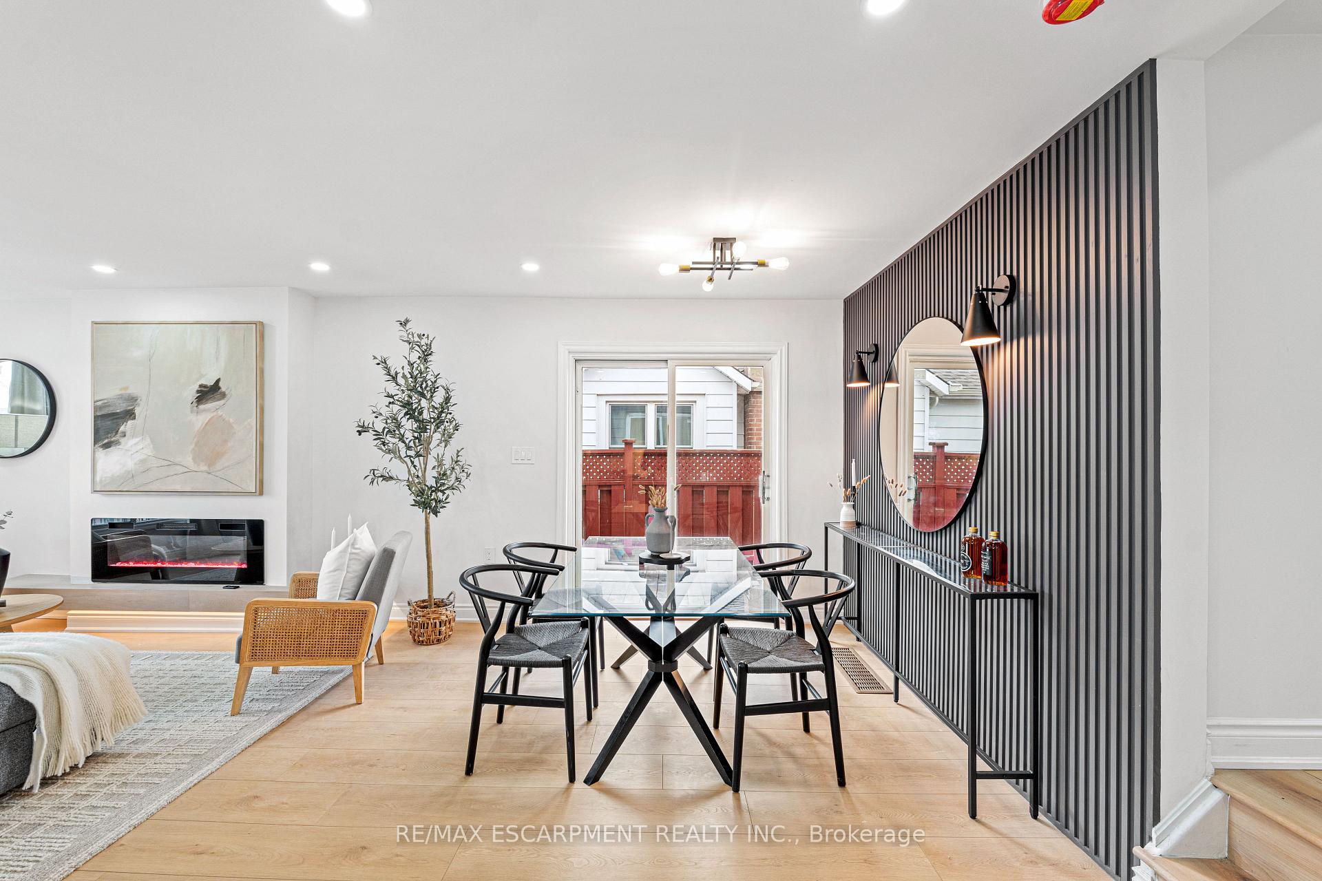 Photo 5 of 20 Walter Avenue S, Hamilton, Normanhurst — HOMEH
