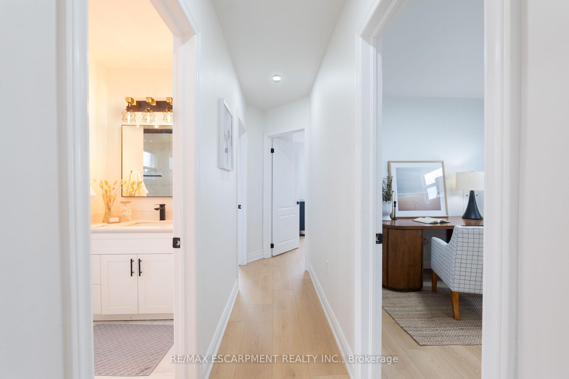 Photo 2 of 20 Walter Avenue S, Hamilton, Normanhurst — HOMEH