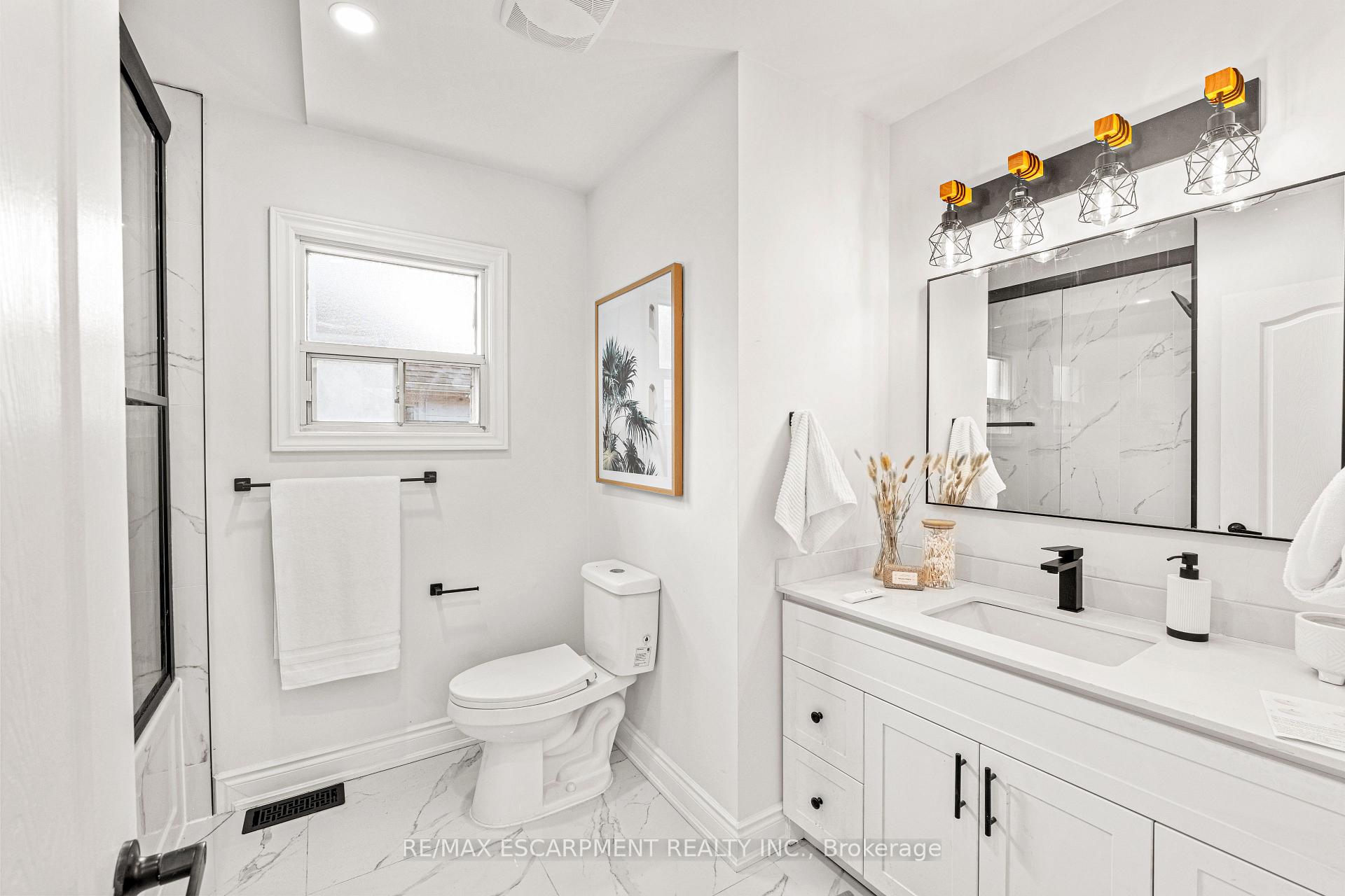 Photo 9 of 20 Walter Avenue S, Hamilton, Normanhurst — HOMEH