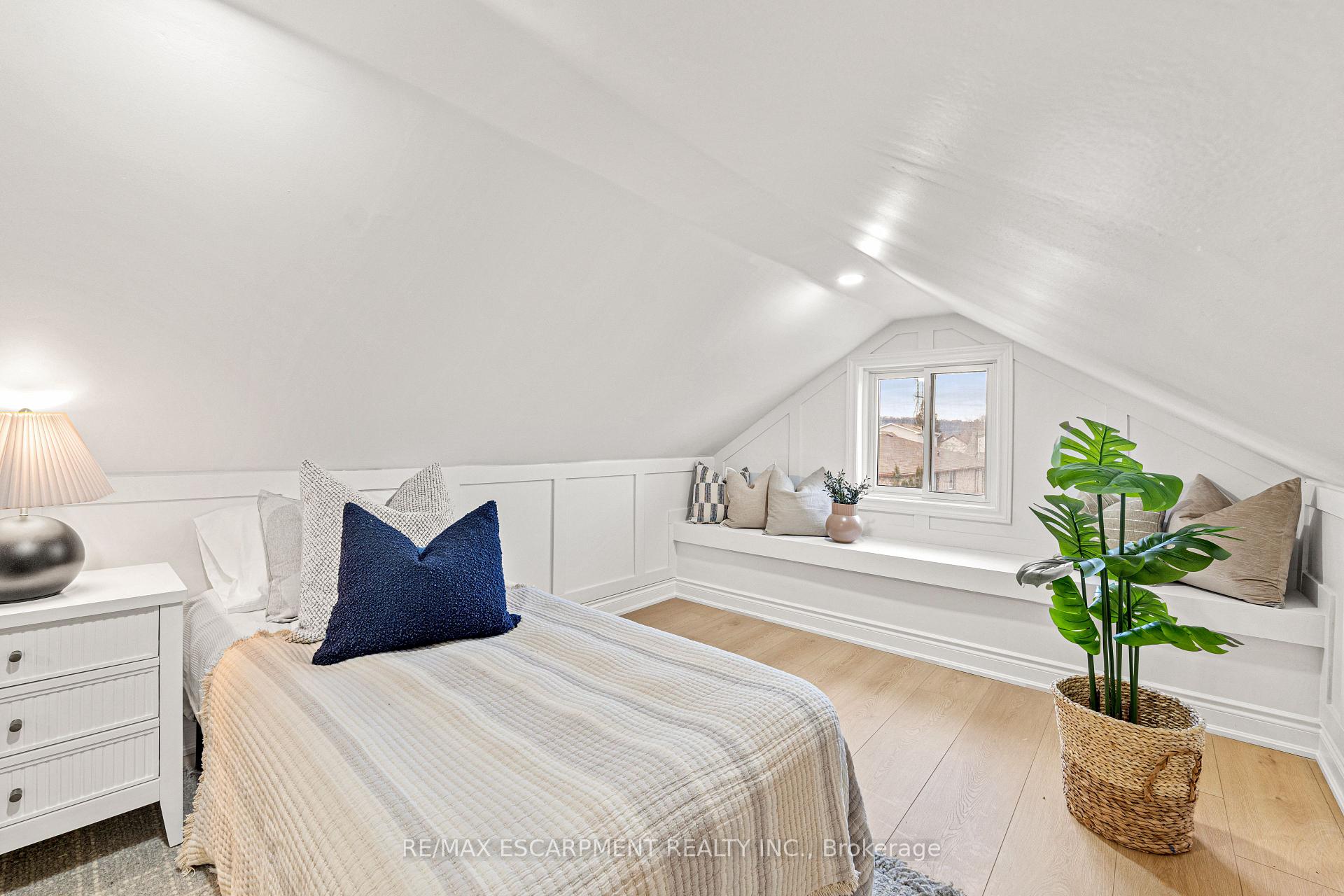 Photo 28 of 20 Walter Avenue S, Hamilton, Normanhurst — HOMEH