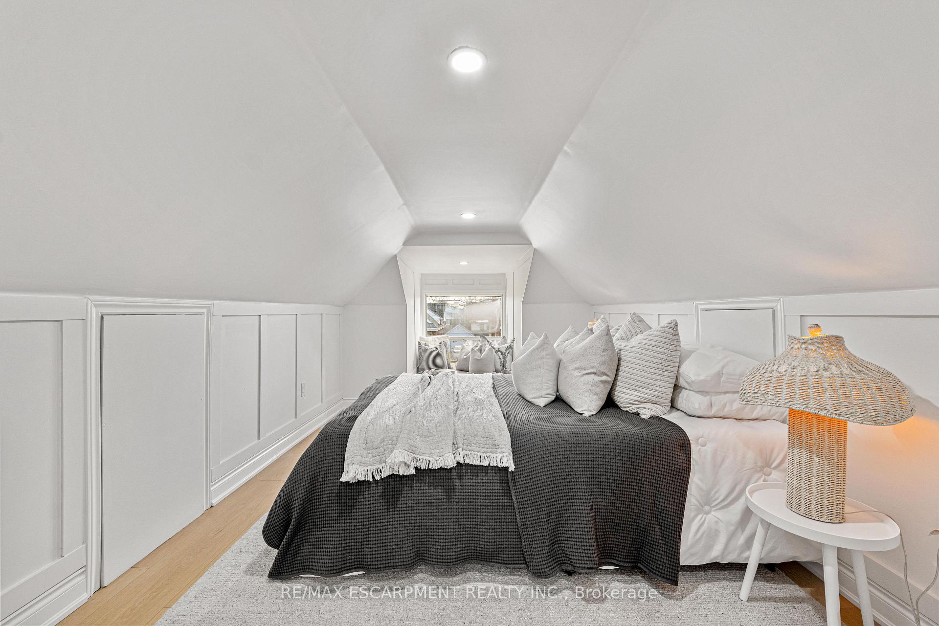 Photo 25 of 20 Walter Avenue S, Hamilton, Normanhurst — HOMEH