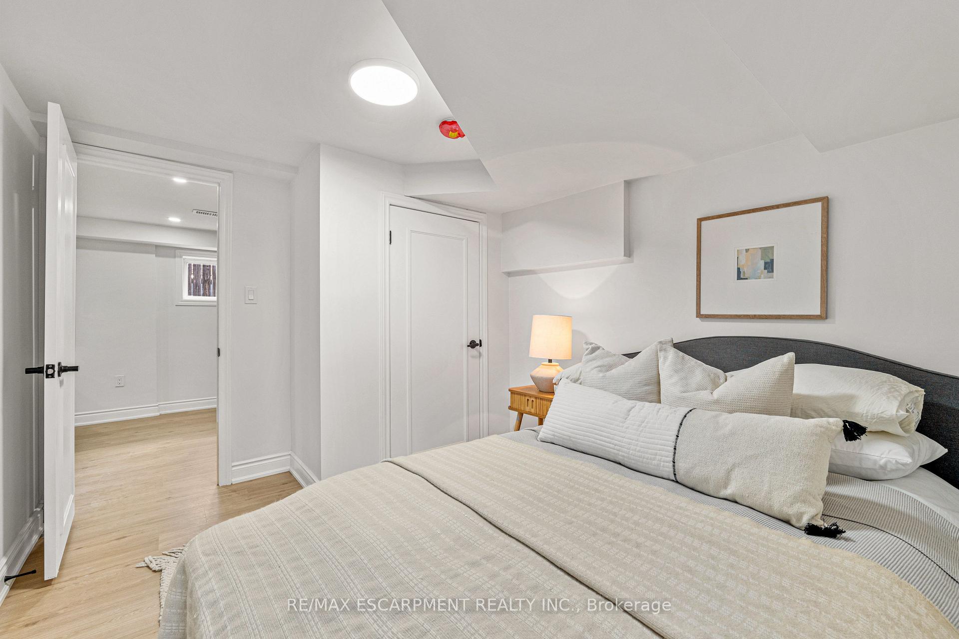 Photo 31 of 20 Walter Avenue S, Hamilton, Normanhurst — HOMEH
