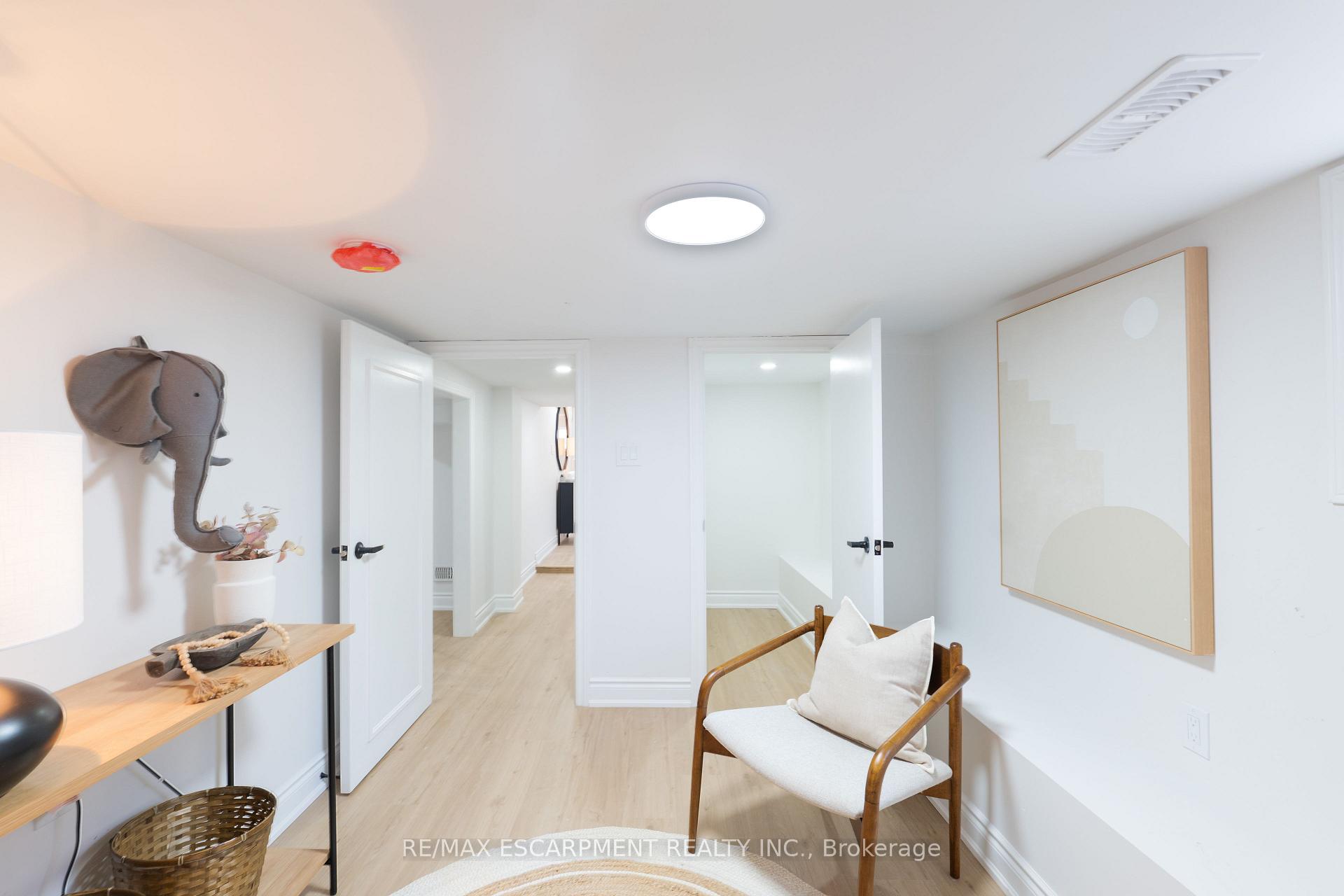 Photo 24 of 20 Walter Avenue S, Hamilton, Normanhurst — HOMEH
