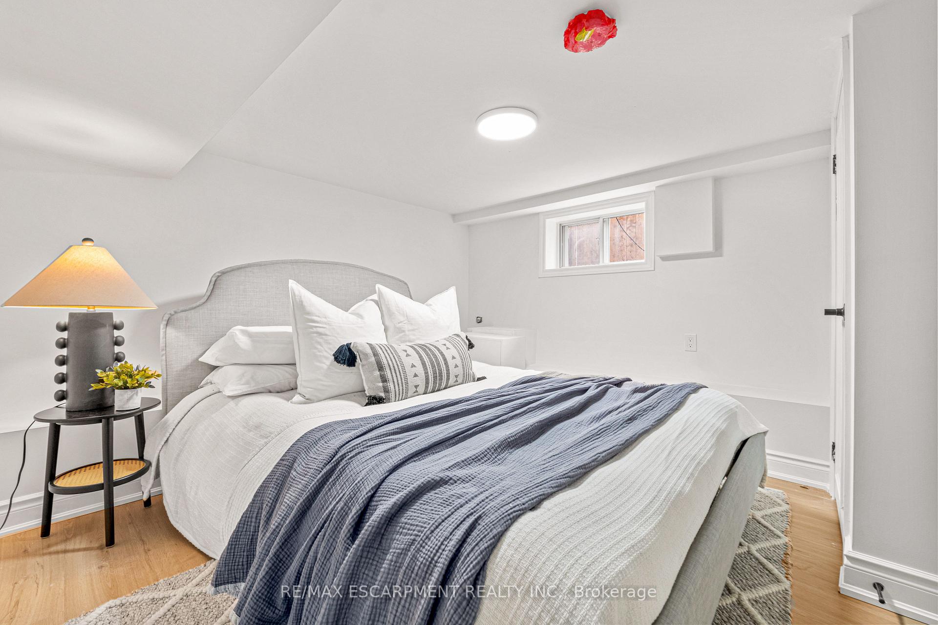Photo 23 of 20 Walter Avenue S, Hamilton, Normanhurst — HOMEH