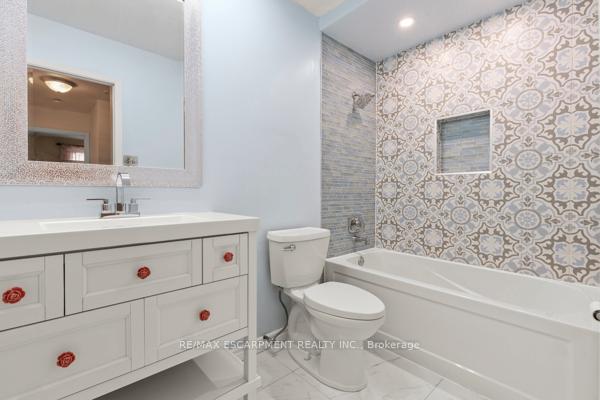 Photo 10 of 1 Glendee Court, Hamilton, Rosedale — HOMEH