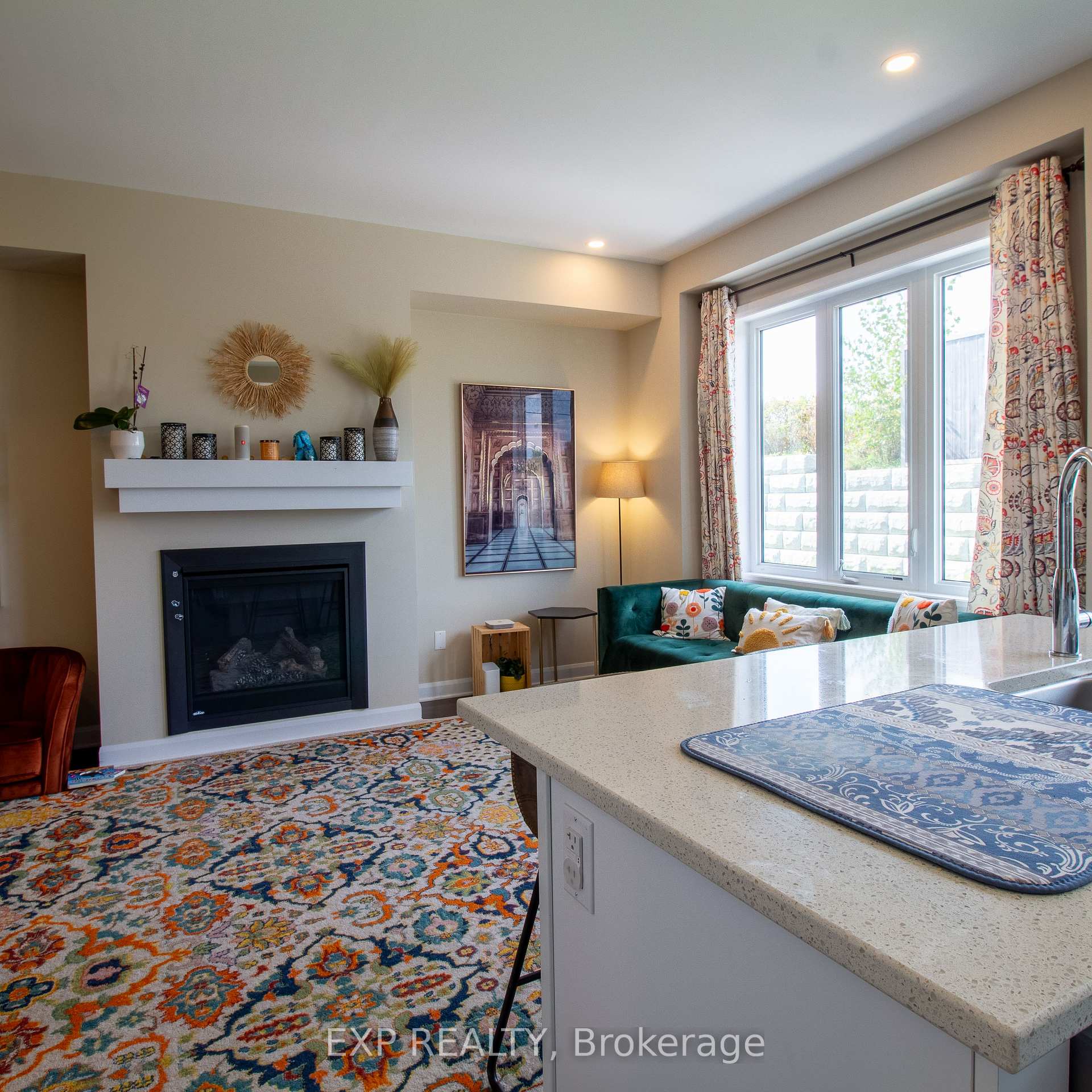 Photo 10 of 231 Bending Way, Ottawa, Barrhaven - Hearts Desire — HOMEH